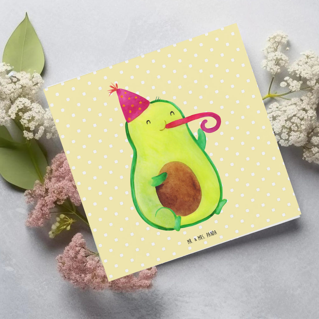 Deluxe Karte Avocado Feier Hochwertige Grußkarte, Geburtstagskarte, Einladungskarte, Hochzeitskarte, Klappkarte, Hochwertige Klappkarte, Karte, Glückwunschkarte, Grußkarte, Avocado, Veggie, Vegan, Gesund, Tröte, Feierlichkeit, Feier, Geburtstag, Gute Laune, Fete, Party