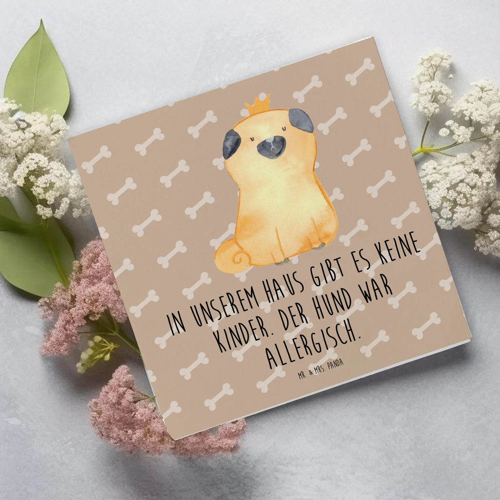 Deluxe Karte Mops Krone Hochwertige Grußkarte, Grußkarte, Glückwunschkarte, Karte, Geburtstagskarte, Klappkarte, Einladungskarte, Hochwertige Klappkarte, Hochzeitskarte, Hund, Hundemotiv, Haustier, Hunderasse, Tierliebhaber, Hundebesitzer, Sprüche, allergisch, Mops, Hundebesitzer. Spruch, lustig, kinderlos, Hausregel