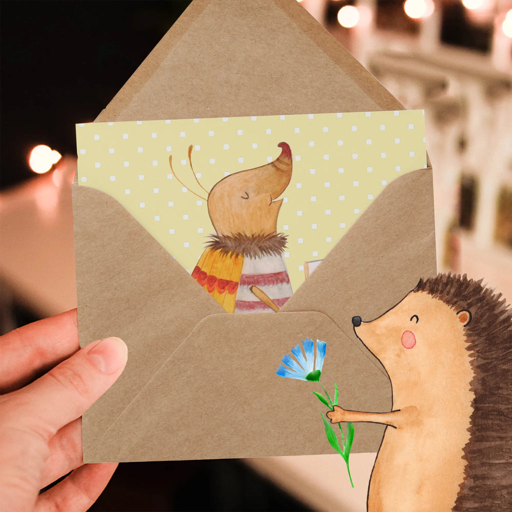 Deluxe Karte Nachtfalter Fähnchen Karte, Hochwertige Klappkarte, Geburtstagskarte, Glückwunschkarte, Einladungskarte, Klappkarte, Grußkarte, Hochwertige Grußkarte, Hochzeitskarte, Tiermotive, Gute Laune, lustige Sprüche, Tiere, Nachtfalter, Spruch lustig, Spruch witzig, Was kostet die Welt, Käfer, niedlich, Küche Deko, süß