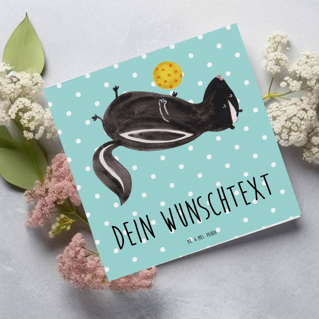 Personalisierte Deluxe Karte Stinktier Ball Personalisierte Glückwunschkarte, Personalisiertere Klappkarte, Personalisierte Geburtstagskarte, Grußkarte als Geldgeschenk, Personalisierte Grußkarte, Personalisierte Karte, Grußkarte selber drucken, Grußkarte mit Namen, Personalisierte Einladungskarte, Grußkarte selbst gestalten, Grußkarte mit persönlichen Nachrichten, Personalisierte Hochzeitskarte, Grußkarten personalisiert, Stinktier, Skunk, Stinki, Wildtier, Stinker, verspielt, Raubtier, Weisheit