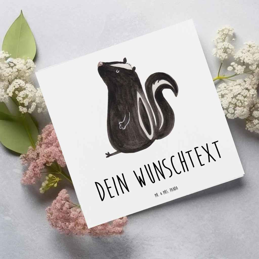 Personalisierte Deluxe Karte Stinktier Sitzen Personalisierte Grußkarte, Personalisierte Karte, Grußkarten personalisiert, Personalisierte Glückwunschkarte, Personalisierte Hochzeitskarte, Grußkarte mit persönlichen Nachrichten, Personalisiertere Klappkarte, Grußkarte als Geldgeschenk, Personalisierte Geburtstagskarte, Grußkarte selbst gestalten, Grußkarte selber drucken, Grußkarte mit Namen, Personalisierte Einladungskarte, Stinktier, Skunk, Büro, Wildtier, Raubtier, Recht, Stinker, Spruch, Besserwisser, Stinki