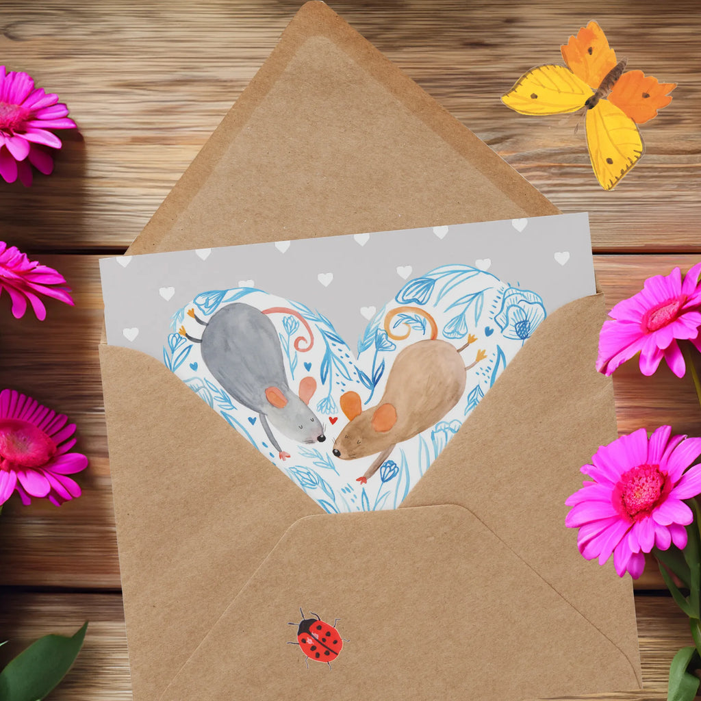 Personalisierte Deluxe Karte Mäuse Herz Personalisierte Einladungskarte, Personalisiertere Klappkarte, Grußkarte mit persönlichen Nachrichten, Personalisierte Hochzeitskarte, Personalisierte Karte, Grußkarte selber drucken, Grußkarte selbst gestalten, Personalisierte Geburtstagskarte, Grußkarten personalisiert, Personalisierte Glückwunschkarte, Grußkarte als Geldgeschenk, Grußkarte mit Namen, Personalisierte Grußkarte, Liebe, Partner, Freund, Freundin, Ehemann, Ehefrau, Heiraten, Verlobung, Heiratsantrag, Liebesgeschenk, Jahrestag, Hocheitstag, Mäuse, Maus, Gemeinsamkeit, Liebesbeweis, Hochzeit, Lieblingsmensch, Geschenk für zwei, Liebesbotschaft, Love
