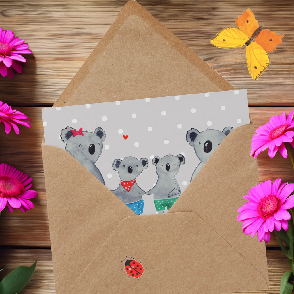 Personalisierte Deluxe Karte Koala Familie zwei Grußkarte als Geldgeschenk, Personalisierte Geburtstagskarte, Personalisierte Glückwunschkarte, Personalisierte Hochzeitskarte, Grußkarte mit persönlichen Nachrichten, Grußkarte selbst gestalten, Grußkarten personalisiert, Personalisierte Einladungskarte, Personalisiertere Klappkarte, Grußkarte mit Namen, Personalisierte Karte, Personalisierte Grußkarte, Grußkarte selber drucken, Familie, Vatertag, Muttertag, Bruder, Schwester, Mama, Papa, Oma, Opa, Koalabär, Lieblingsfamilie, Koalafamilie, Familienleben, beste Familie, Koala, Familienzeit