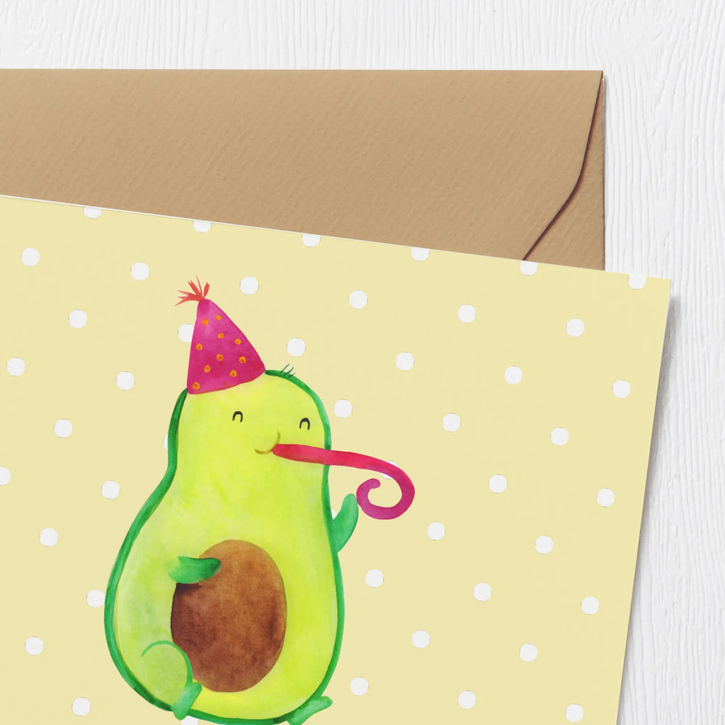 Personalized Deluxe Card avocado Celebration Grußkarte selber drucken, Grußkarte mit persönlichen Nachrichten, Personalisierte Grußkarte, Personalisierte Hochzeitskarte, Personalisierte Einladungskarte, Grußkarte mit Namen, Grußkarten personalisiert, Personalisiertere Klappkarte, Personalisierte Glückwunschkarte, Personalisierte Karte, Grußkarte selbst gestalten, Grußkarte als Geldgeschenk, Personalisierte Geburtstagskarte, Avocado, Veggie, Vegan, Gesund, Gute Laune, Fete, Party, Feierlichkeit, Geburtstag, Tröte, Feier