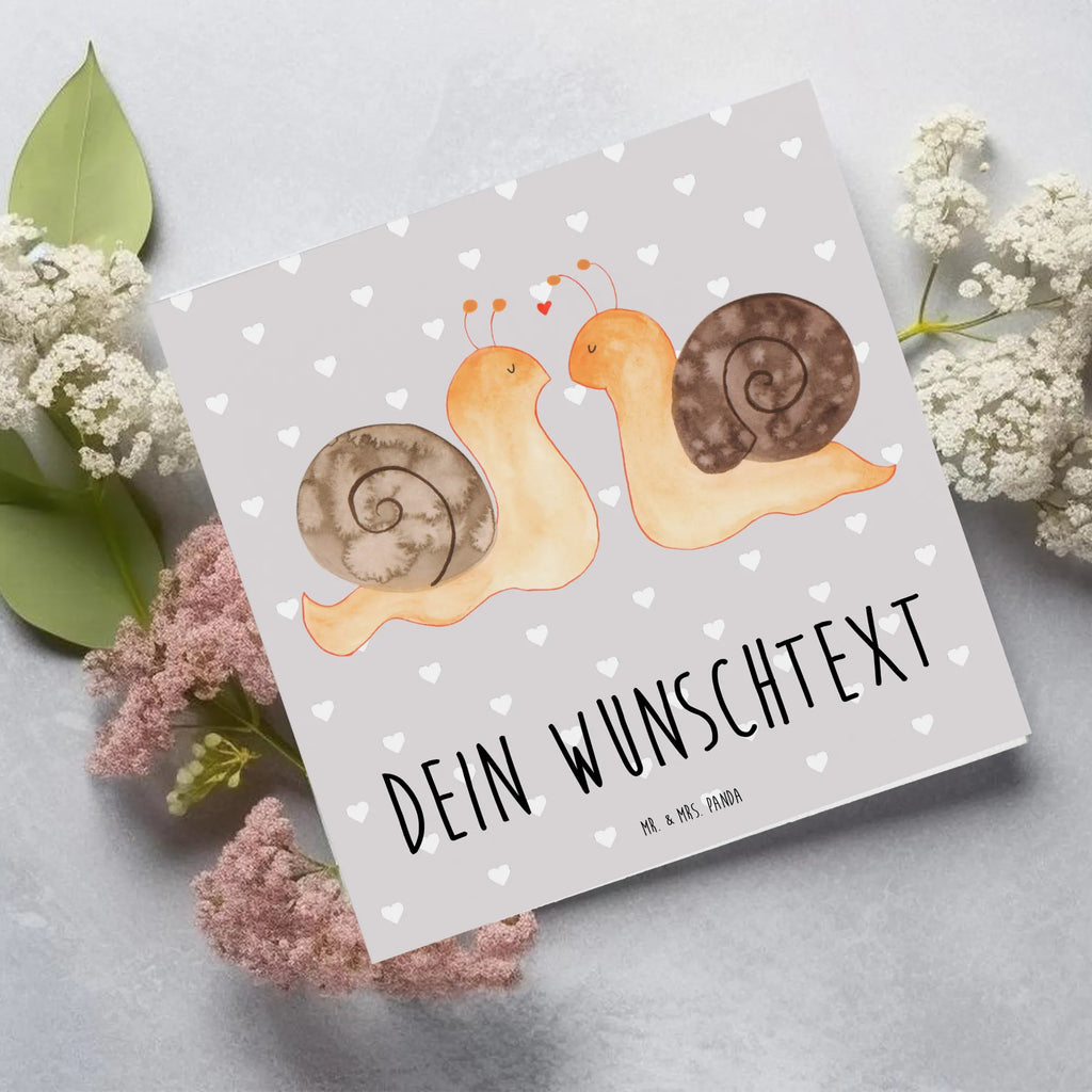 Personalisierte Deluxe Karte Schnecken Liebe Personalisierte Karte, Grußkarte selbst gestalten, Grußkarten personalisiert, Personalisierte Geburtstagskarte, Personalisierte Glückwunschkarte, Personalisierte Hochzeitskarte, Grußkarte selber drucken, Grußkarte mit Namen, Personalisierte Einladungskarte, Personalisiertere Klappkarte, Grußkarte mit persönlichen Nachrichten, Personalisierte Grußkarte, Grußkarte als Geldgeschenk, Liebe, Partner, Freund, Freundin, Ehemann, Ehefrau, Heiraten, Verlobung, Heiratsantrag, Liebesgeschenk, Jahrestag, Hocheitstag