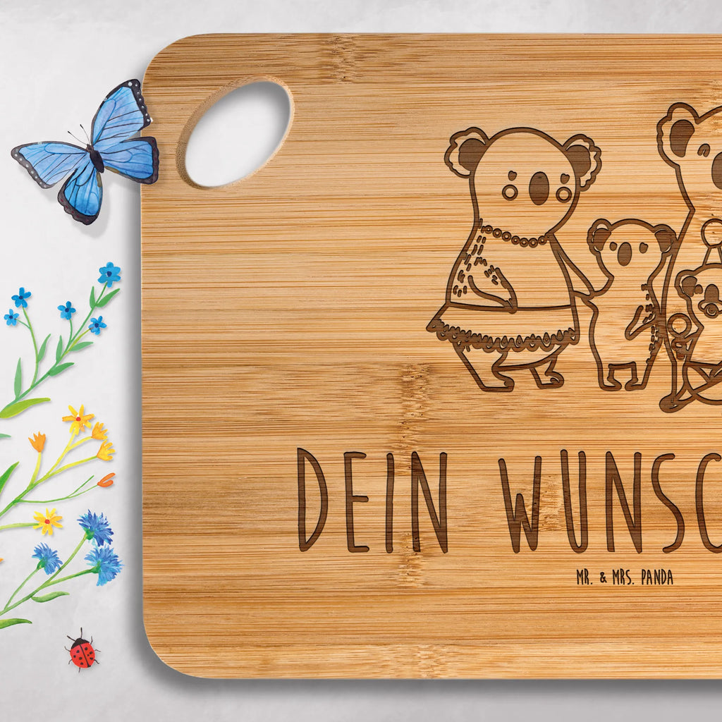 Personalisiertes Schneidebrett Koala Familie Schneidebrett selber gestalten, Werbegeschenk mit Firmennamen, Werbegeschenk mit Text, Schneidebrett Mit Herzen Und Wunschtext, Schneidebrett Familie Mit Namen, Personalisiertes Schneidebrett, Personalisiertes Küchenbrett, Holzbrett Mit Gravur, Schneidebrett Mit Personalisierung, Schneidebrett Mit Namen, Schneidebrett Mit Initialen, Schneidebrett Geburtstag Mit Gravur, Schneidebrett Für Paare Mit Namen, Schneidebrett Hochzeit Geschenk Mit Gravur, Schneidebrett Bambus Mit Gravur, Schneidebrett Mit Spruch Und Namen, Schneidebrett Mit Motiv Und Namen, Frühstücksbrett Mit Namen, Schneidebrett Mit Wunschtext, Küchenbrett Mit Namen, Schneidebrett Mit Gravur, Schneidebrett Geschenk Personalisiert, Geschenkidee Schneidebrett Mit Namen, Schneidebrett Selbst Gestalten, Schneidebrett Mit Logo, Schneidebrett Für Grillfans Mit Gravur, Hochwertiges Schneidebrett Mit Gravur, Personalisiertes Bambus Schneidebrett, Schneidebrett Holz Mit Namen, Schneidebrett individuell, Bambusbrett Mit Namen, Bambusbrettchen Mit Gravur, Schneidebrett Mit Datum, Familie, Vatertag, Muttertag, Bruder, Schwester, Mama, Papa, Oma, Opa, Koala, Kinder, Koalas, Familienleben, Family, Geschwister