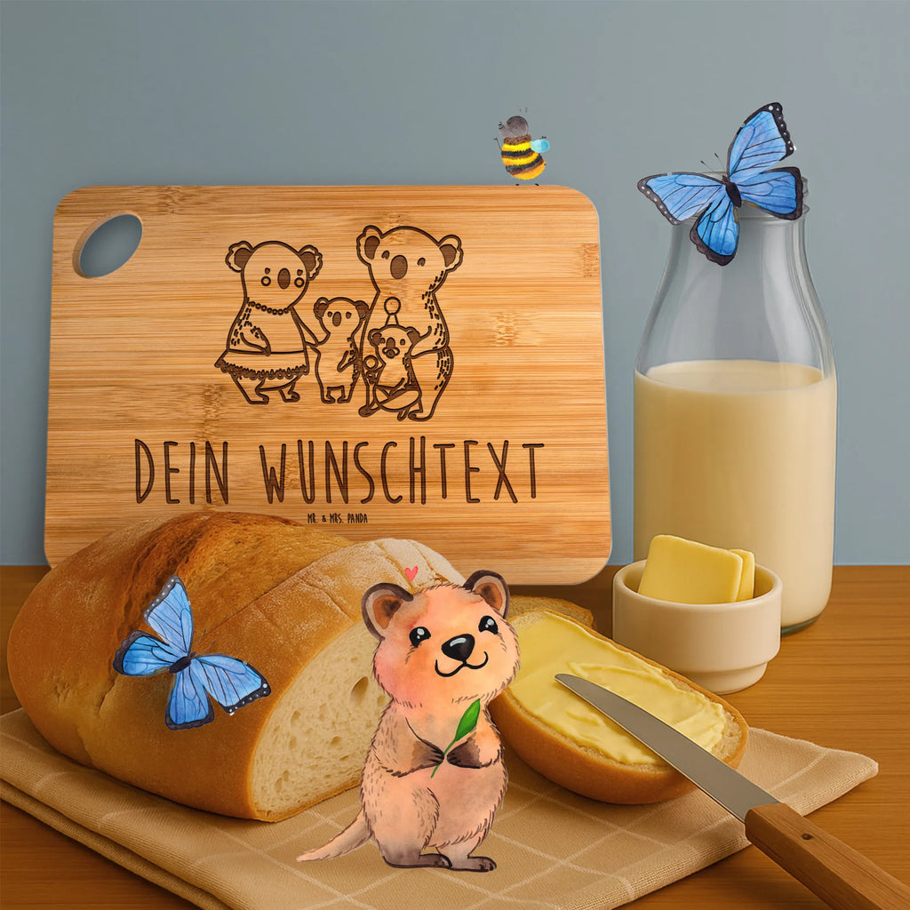 Personalisiertes Schneidebrett Koala Familie Schneidebrett selber gestalten, Werbegeschenk mit Firmennamen, Werbegeschenk mit Text, Schneidebrett Mit Herzen Und Wunschtext, Schneidebrett Familie Mit Namen, Personalisiertes Schneidebrett, Personalisiertes Küchenbrett, Holzbrett Mit Gravur, Schneidebrett Mit Personalisierung, Schneidebrett Mit Namen, Schneidebrett Mit Initialen, Schneidebrett Geburtstag Mit Gravur, Schneidebrett Für Paare Mit Namen, Schneidebrett Hochzeit Geschenk Mit Gravur, Schneidebrett Bambus Mit Gravur, Schneidebrett Mit Spruch Und Namen, Schneidebrett Mit Motiv Und Namen, Frühstücksbrett Mit Namen, Schneidebrett Mit Wunschtext, Küchenbrett Mit Namen, Schneidebrett Mit Gravur, Schneidebrett Geschenk Personalisiert, Geschenkidee Schneidebrett Mit Namen, Schneidebrett Selbst Gestalten, Schneidebrett Mit Logo, Schneidebrett Für Grillfans Mit Gravur, Hochwertiges Schneidebrett Mit Gravur, Personalisiertes Bambus Schneidebrett, Schneidebrett Holz Mit Namen, Schneidebrett individuell, Bambusbrett Mit Namen, Bambusbrettchen Mit Gravur, Schneidebrett Mit Datum, Familie, Vatertag, Muttertag, Bruder, Schwester, Mama, Papa, Oma, Opa, Koala, Kinder, Koalas, Familienleben, Family, Geschwister