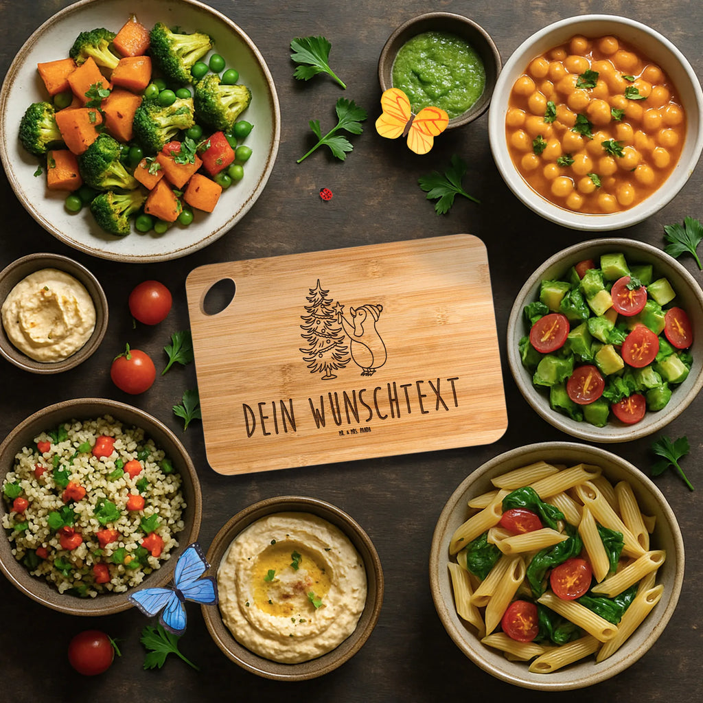 Personalisiertes Schneidebrett Pinguin Weihnachtsbaum Schneidebrett Mit Personalisierung, Schneidebrett Geschenk Personalisiert, Schneidebrett Für Paare Mit Namen, Schneidebrett individuell, Schneidebrett Mit Wunschtext, Schneidebrett Mit Motiv Und Namen, Schneidebrett Mit Gravur, Schneidebrett Mit Logo, Schneidebrett Holz Mit Namen, Bambusbrettchen Mit Gravur, Schneidebrett Bambus Mit Gravur, Schneidebrett Mit Herzen Und Wunschtext, Küchenbrett Mit Namen, Schneidebrett Mit Initialen, Hochwertiges Schneidebrett Mit Gravur, Frühstücksbrett Mit Namen, Personalisiertes Bambus Schneidebrett, Schneidebrett Für Grillfans Mit Gravur, Schneidebrett Selbst Gestalten, Schneidebrett Mit Namen, Bambusbrett Mit Namen, Personalisiertes Küchenbrett, Schneidebrett Familie Mit Namen, Schneidebrett Mit Spruch Und Namen, Schneidebrett Mit Datum, Schneidebrett Hochzeit Geschenk Mit Gravur, Geschenkidee Schneidebrett Mit Namen, Werbegeschenk mit Text, Werbegeschenk mit Firmennamen, Schneidebrett Geburtstag Mit Gravur, Holzbrett Mit Gravur, Personalisiertes Schneidebrett, Schneidebrett selber gestalten, Winter, Weihnachten, Weihnachtsdeko, Nikolaus, Advent, Heiligabend, Wintermotiv, Pinguin