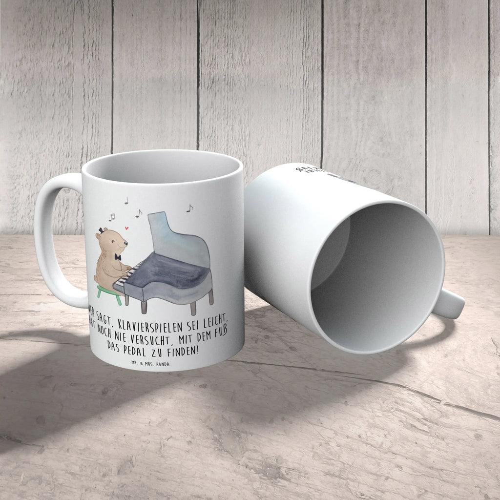 Mug Wer sagt, Klavierspielen sei leicht, hat noch nie versucht, mit dem Fuß das Pedal zu finden! Tasse mit Zitaten, Tasse, Teetasse, Tasse mit Motiven, Keramiktasse, Porzellantasse, Geschenktasse, Bürotasse, Kaffeetasse, Instrumente, Geschenke Musiker, Musikliebhaber