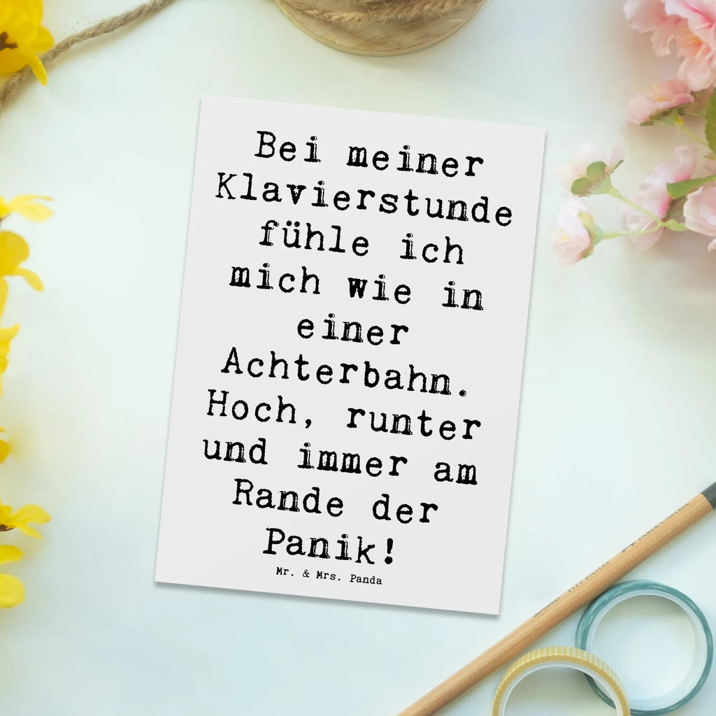 Postcard Saying Bei meiner Klavierstunde fühle ich mich wie in einer Achterbahn. Hoch, runter und immer am Rande der Panik! Karte, Dankeskarte, Ansichtskarten, Ansichtskarte, Einladungskarten Geburtstag, Einladungskarte, Postkarte, Geburtstagskarte, Einladung Geburtstag, Grußkarte, Geschenkkarte, Einladung, Instrumente, Geschenke Musiker, Musikliebhaber