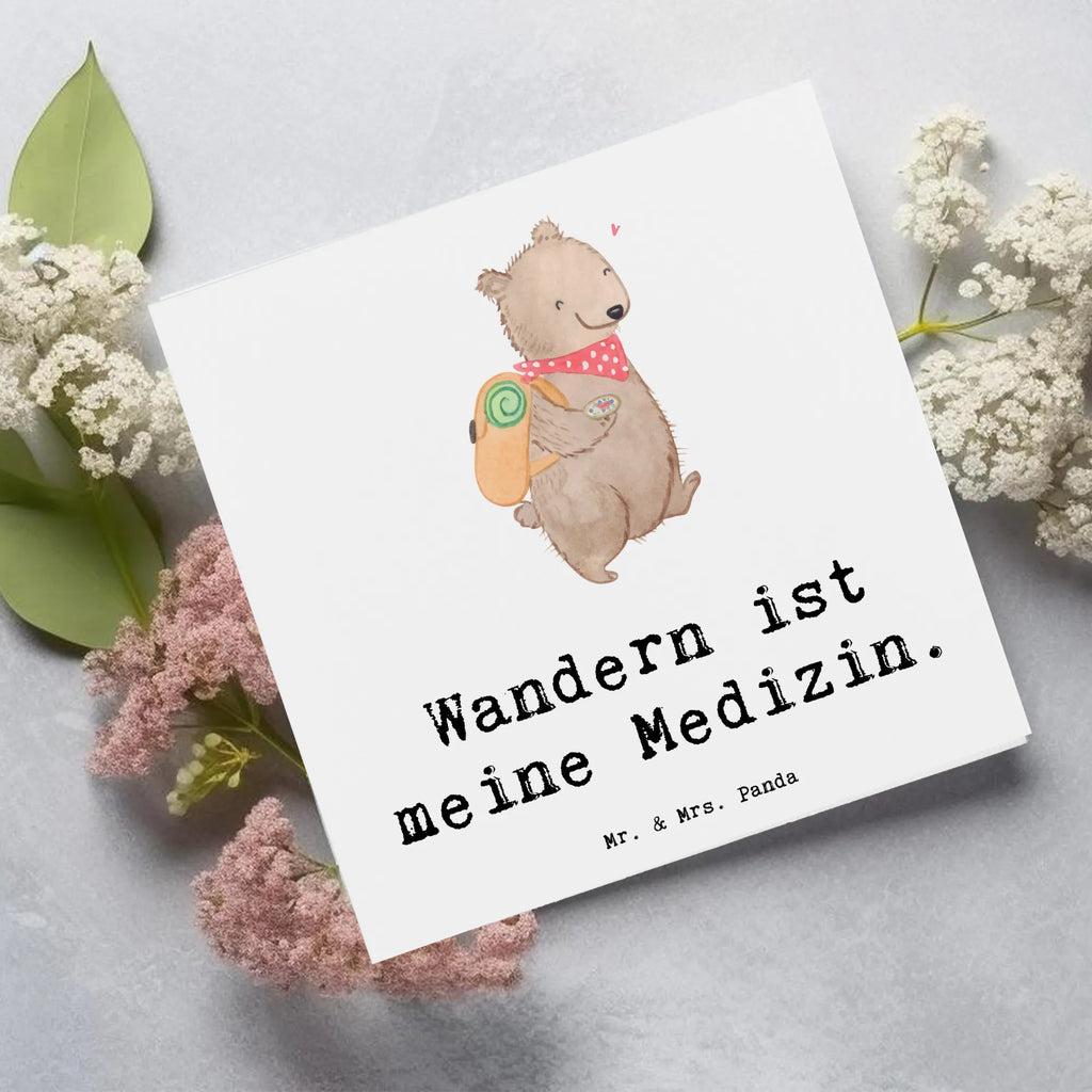 Deluxe Card bear Hike Geburtstagskarte, quadratische karte, Glückwunschkarte, weihnachtskarte, Hochwertige Klappkarte, Gutscheinkarte, Hochwertige Grußkarte, sprüche karten, Hochzeitskarte, lustige karten, Einladungskarte, Klappkarte, Geschenkkarte, Karte, Dankeskarte, geburtskarte, Grußkarte, abschiedskarte, Sportart, Hobby, Danke, Dankeschön, Geschenk, Auszeichnung, Gewinn, Sportler, Schenken, Sport, Natur entdecken, Outdoor Sport, Spazieren, Freizeitsport, Wintertouren, Wandern, Bergsteigen