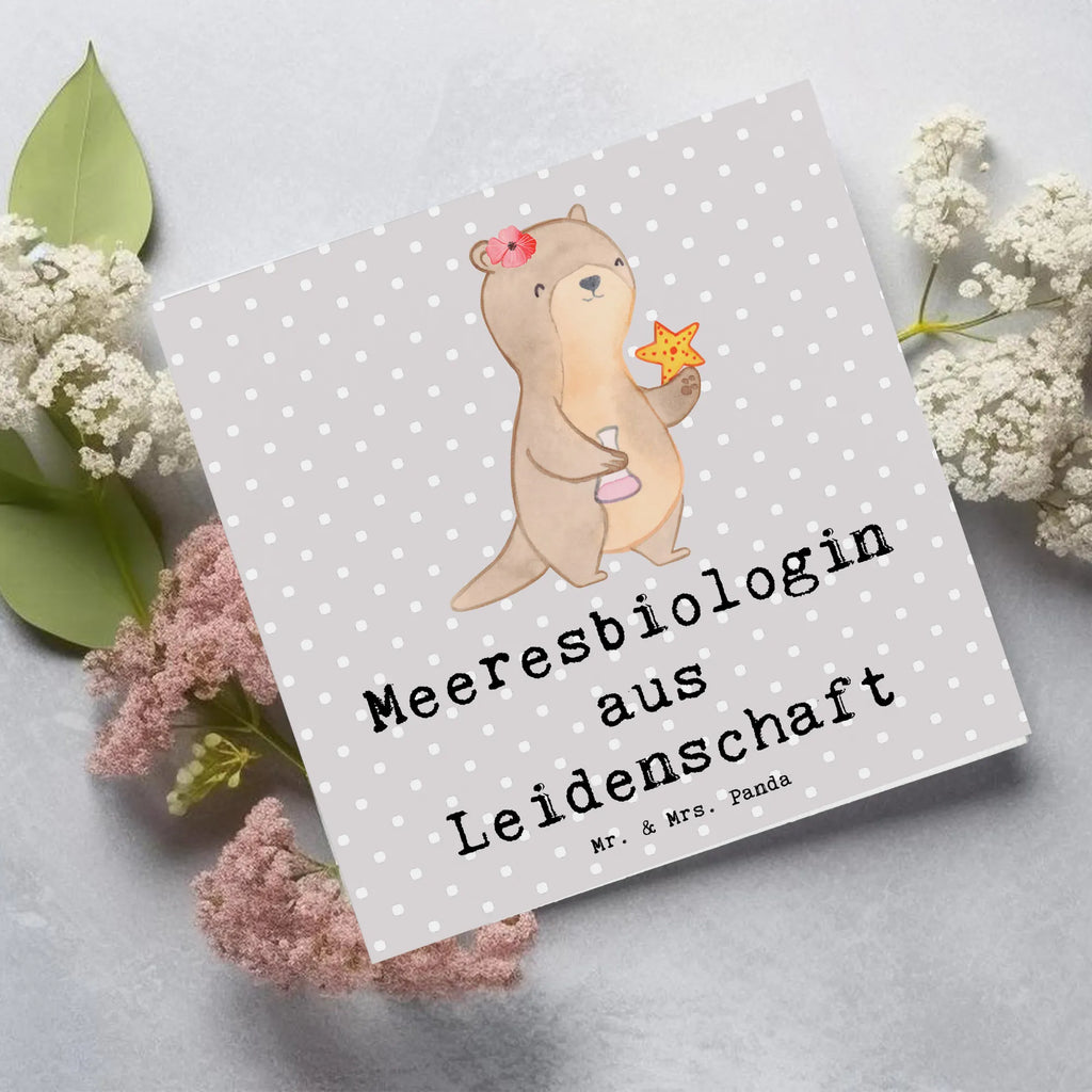 Deluxe Karte Meeresbiologin Leidenschaft Geburtstagskarte, Grußkarte, Klappkarte, Einladungskarte, Hochwertige Grußkarte, Hochzeitskarte, Karte, Glückwunschkarte, Hochwertige Klappkarte, Beruf, Ausbildung, Jubiläum, Abschied, Rente, Kollege, Kollegin, Geschenk, Schenken, Arbeitskollege, Mitarbeiter, Firma, Danke, Dankeschön, Studium, Meereskundlerin, Naturwissenschaftlerin, Meeresbiologin, maritime Forschung, Meeresforscherin