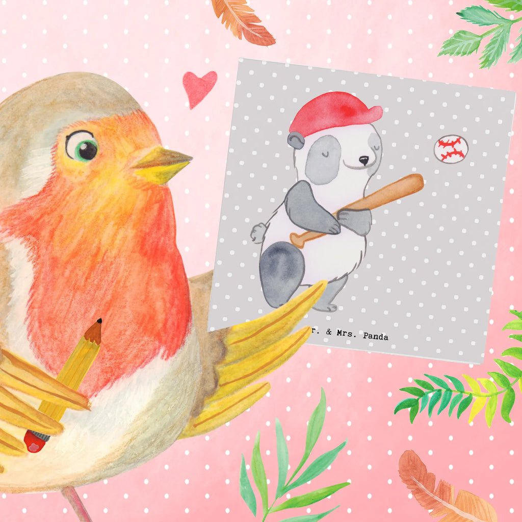 Deluxe Karte Panda Baseball spielen Hochwertige Grußkarte, Hochwertige Klappkarte, Klappkarte, Glückwunschkarte, Karte, Grußkarte, Geburtstagskarte, Hochzeitskarte, Einladungskarte, Geschenk, Sport, Sportart, Hobby, Schenken, Danke, Dankeschön, Auszeichnung, Gewinn, Sportler, Baseballverein, Baseball Match, Baseball spielen, Baseballplatz, Ballsport, Baseball Spielen