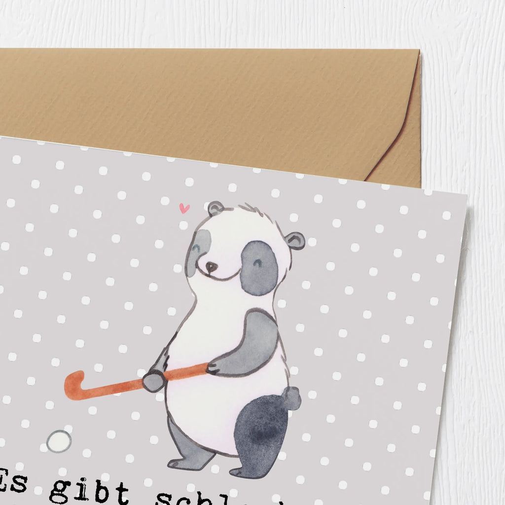 Deluxe Karte Panda Hockey spielen Klappkarte, Karte, Hochwertige Grußkarte, Geburtstagskarte, Glückwunschkarte, Einladungskarte, Hochwertige Klappkarte, Hochzeitskarte, Grußkarte, Geschenk, Sport, Sportart, Hobby, Schenken, Danke, Dankeschön, Auszeichnung, Gewinn, Sportler, Hockeyschläger, Hockey Verein, Feldhockey, Hockey spielen