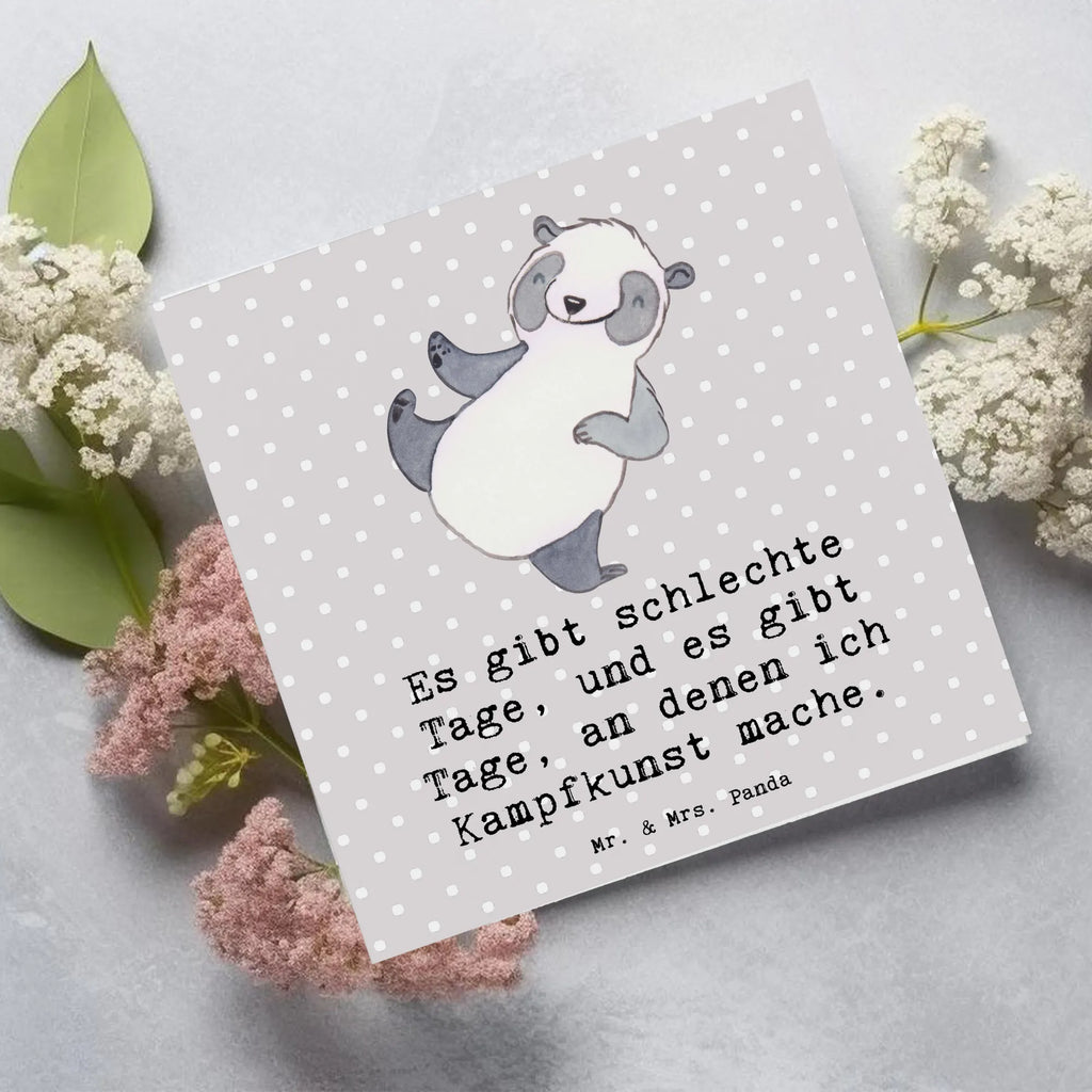Deluxe Karte Panda Kampfkunst Geburtstagskarte, Karte, Einladungskarte, Glückwunschkarte, Hochwertige Grußkarte, Klappkarte, Grußkarte, Hochwertige Klappkarte, Hochzeitskarte, Geschenk, Sport, Sportart, Hobby, Schenken, Danke, Dankeschön, Auszeichnung, Gewinn, Sportler, Selbstverteidigung, Kampfsportarten, Kampfkunst