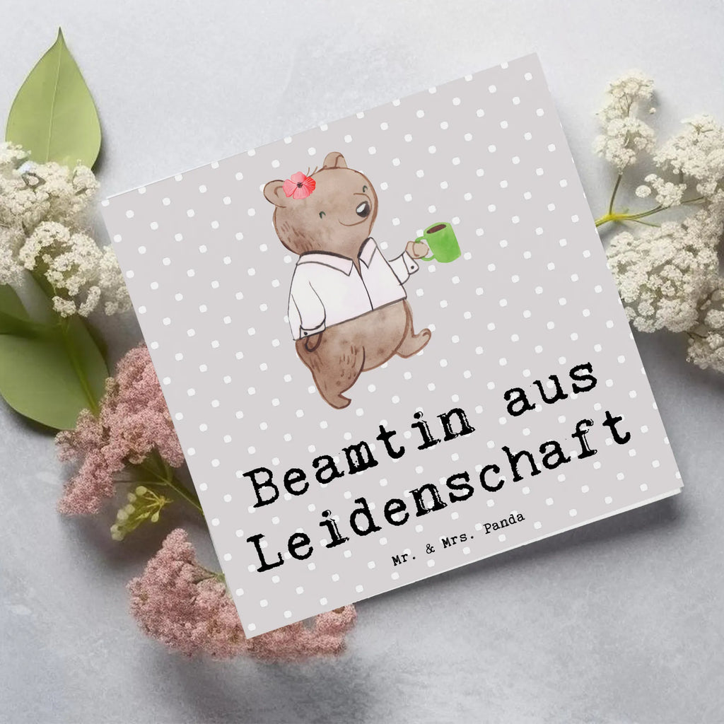 Deluxe Karte Beamtin Leidenschaft Karte, Hochwertige Klappkarte, Hochwertige Grußkarte, Glückwunschkarte, Geburtstagskarte, Grußkarte, Einladungskarte, Hochzeitskarte, Klappkarte, Beruf, Ausbildung, Jubiläum, Abschied, Rente, Kollege, Kollegin, Geschenk, Schenken, Arbeitskollege, Mitarbeiter, Firma, Danke, Dankeschön, Studium, Amt, Beamte, Beamtentum, öffentlicher Dienst, Verbeamtung