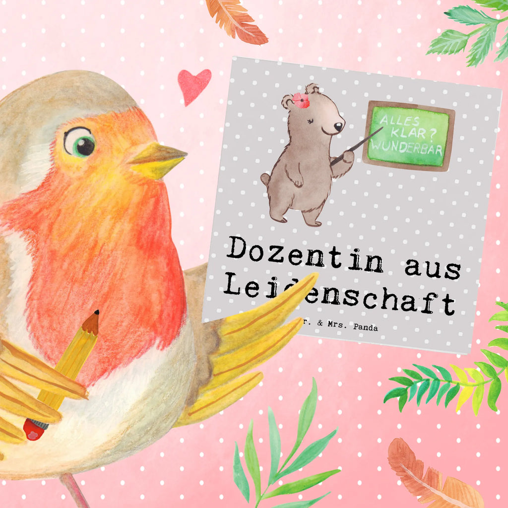 Deluxe Karte Dozentin Leidenschaft Hochwertige Grußkarte, Geburtstagskarte, Hochwertige Klappkarte, Einladungskarte, Glückwunschkarte, Karte, Klappkarte, Grußkarte, Hochzeitskarte, Beruf, Ausbildung, Jubiläum, Abschied, Rente, Kollege, Kollegin, Geschenk, Schenken, Arbeitskollege, Mitarbeiter, Firma, Danke, Dankeschön, Vorlesung, Unterricht, Universität, Dozentin, Akademikerin, Professorin, Tutorin, Uni