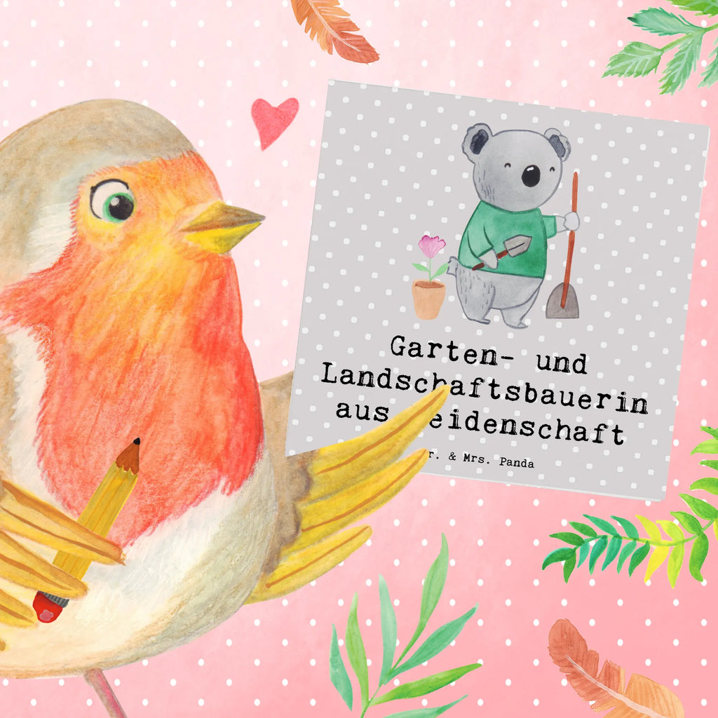 Deluxe Karte Garten- und Landschaftsbauerin Leidenschaft Hochzeitskarte, Hochwertige Klappkarte, Geburtstagskarte, Klappkarte, Einladungskarte, Karte, Grußkarte, Glückwunschkarte, Hochwertige Grußkarte, Beruf, Ausbildung, Jubiläum, Abschied, Rente, Kollege, Kollegin, Geschenk, Schenken, Arbeitskollege, Mitarbeiter, Firma, Danke, Dankeschön, Hobbygärtnerin, Gartenbau, Gärtnerin, Gartenplaner, Gärtnerei, Garten- und Landschaftsbauerin