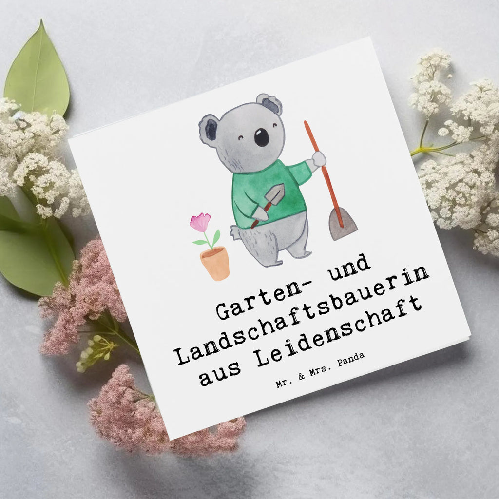 Deluxe Karte Garten- und Landschaftsbauerin Leidenschaft Hochzeitskarte, Hochwertige Klappkarte, Geburtstagskarte, Klappkarte, Einladungskarte, Karte, Grußkarte, Glückwunschkarte, Hochwertige Grußkarte, Beruf, Ausbildung, Jubiläum, Abschied, Rente, Kollege, Kollegin, Geschenk, Schenken, Arbeitskollege, Mitarbeiter, Firma, Danke, Dankeschön, Hobbygärtnerin, Gartenbau, Gärtnerin, Gartenplaner, Gärtnerei, Garten- und Landschaftsbauerin