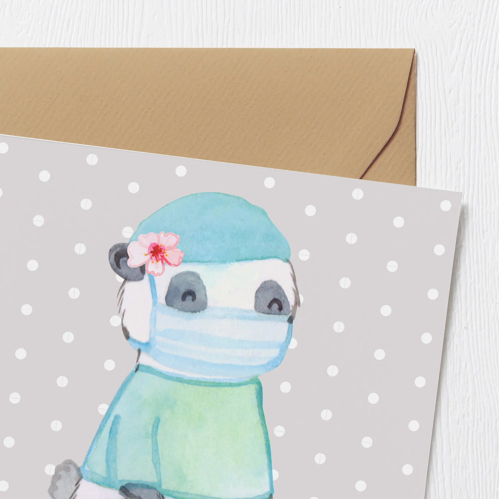 Deluxe Karte Operationsassistentin Herz Geburtstagskarte, Grußkarte, Einladungskarte, Karte, Glückwunschkarte, Hochzeitskarte, Hochwertige Klappkarte, Hochwertige Grußkarte, Klappkarte, Beruf, Ausbildung, Jubiläum, Abschied, Rente, Kollege, Kollegin, Geschenk, Schenken, Arbeitskollege, Mitarbeiter, Firma, Danke, Dankeschön, Operationsassistenz, OP Assistentin, Operationstechnische Assistentin, Operationsassistentin, OTA