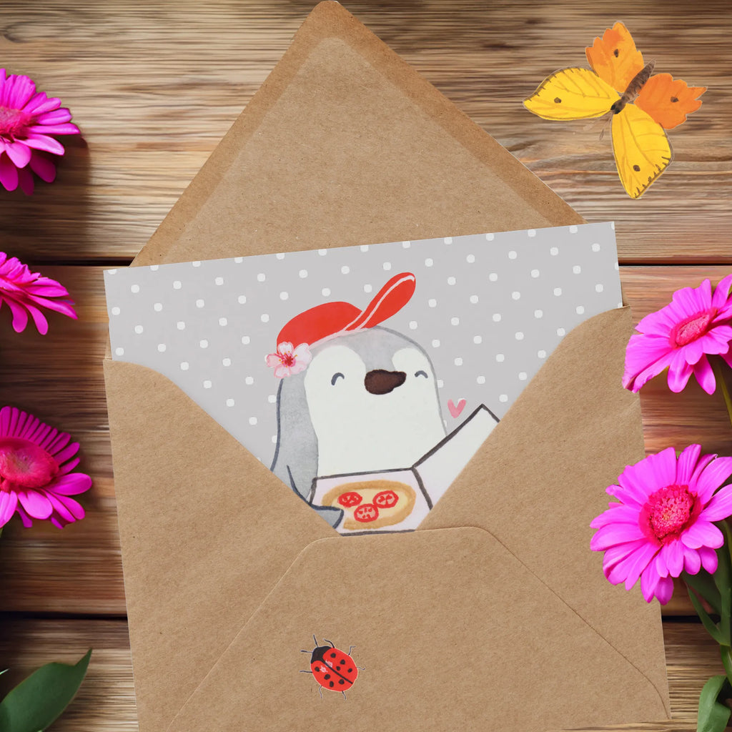 Deluxe Karte Pizzabäckerin Herz Einladungskarte, Klappkarte, Hochwertige Grußkarte, Glückwunschkarte, Karte, Hochwertige Klappkarte, Geburtstagskarte, Grußkarte, Hochzeitskarte, Beruf, Ausbildung, Jubiläum, Abschied, Rente, Kollege, Kollegin, Geschenk, Schenken, Arbeitskollege, Mitarbeiter, Firma, Danke, Dankeschön, Pizzabäckerin, Lieferbringdienst, Pizzabotin, Pizzabringdienst, Lieferdienstmitarbeiterin