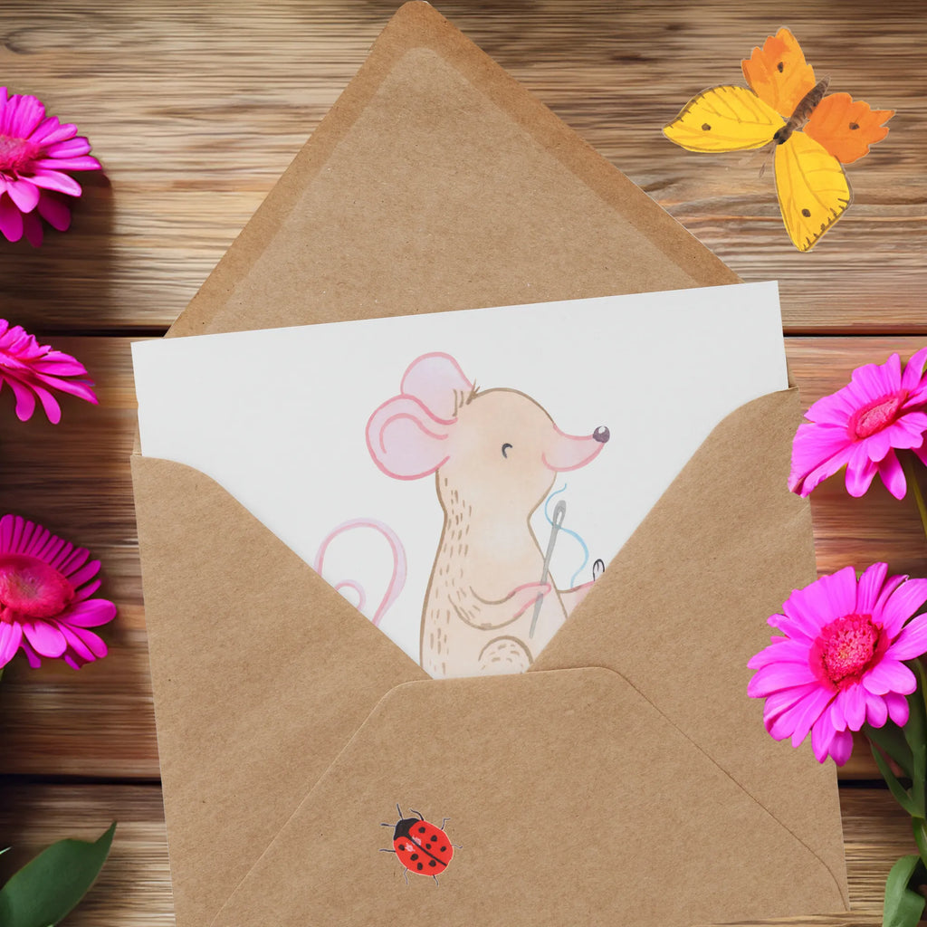 Personalized Deluxe Card Mouse Sew Grußkarte selber drucken, Personalisiertere Klappkarte, Grußkarte selbst gestalten, Grußkarte mit Namen, Grußkarte als Geldgeschenk, Personalisierte Einladungskarte, Personalisierte Geburtstagskarte, Personalisierte Karte, Grußkarten personalisiert, Personalisierte Hochzeitskarte, Grußkarte mit persönlichen Nachrichten, Personalisierte Grußkarte, Personalisierte Glückwunschkarte, Geschenk, Sport, Sportart, Hobby, Schenken, Danke, Dankeschön, Auszeichnung, Gewinn, Sportler, DIY, Nähmaschine, Nähkurs, Nähen, kreatives Hobby