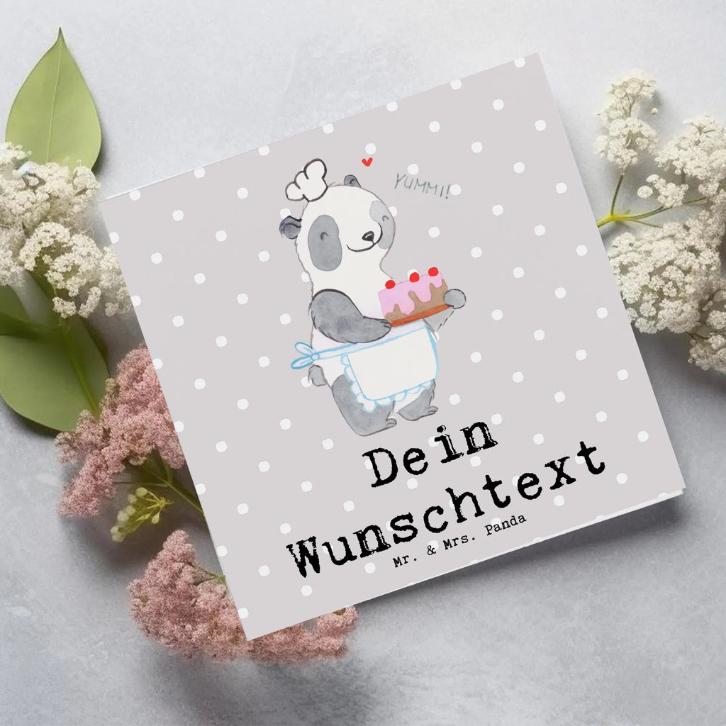 Personalisierte Deluxe Karte Panda Backen Personalisierte Glückwunschkarte, Personalisiertere Klappkarte, Personalisierte Geburtstagskarte, Personalisierte Hochzeitskarte, Grußkarten personalisiert, Personalisierte Einladungskarte, Grußkarte als Geldgeschenk, Grußkarte mit Namen, Grußkarte selbst gestalten, Personalisierte Karte, Grußkarte mit persönlichen Nachrichten, Personalisierte Grußkarte, Grußkarte selber drucken, Geschenk, Sport, Sportart, Hobby, Schenken, Danke, Dankeschön, Auszeichnung, Gewinn, Sportler, Kuchen backen, backen, Hobbybäcker