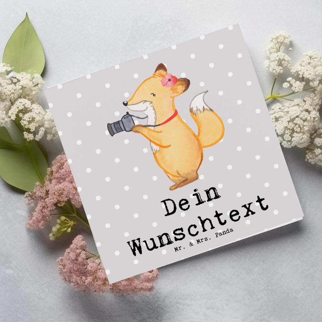 Personalisierte Deluxe Karte Fotografin Herz Personalisiertere Klappkarte, Grußkarte als Geldgeschenk, Personalisierte Glückwunschkarte, Personalisierte Karte, Personalisierte Geburtstagskarte, Grußkarte selbst gestalten, Grußkarte mit Namen, Grußkarten personalisiert, Grußkarte mit persönlichen Nachrichten, Personalisierte Einladungskarte, Personalisierte Grußkarte, Personalisierte Hochzeitskarte, Grußkarte selber drucken, Beruf, Ausbildung, Jubiläum, Abschied, Rente, Kollege, Kollegin, Geschenk, Schenken, Arbeitskollege, Mitarbeiter, Firma, Danke, Dankeschön, Fotografie, Fotoreporterin, Hochzeitsfotografin, Profi Fotografin, Fotografin, Hobbyfotografin