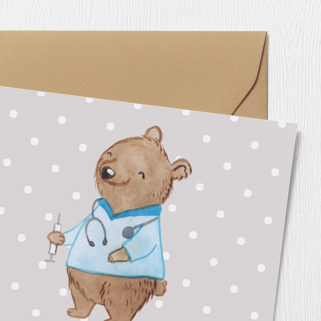 Personalisierte Deluxe Karte Anästhesist Herz Personalisierte Hochzeitskarte, Grußkarte mit Namen, Grußkarten personalisiert, Personalisierte Grußkarte, Grußkarte mit persönlichen Nachrichten, Grußkarte selbst gestalten, Personalisiertere Klappkarte, Personalisierte Glückwunschkarte, Grußkarte selber drucken, Personalisierte Einladungskarte, Personalisierte Karte, Personalisierte Geburtstagskarte, Grußkarte als Geldgeschenk, Beruf, Ausbildung, Jubiläum, Abschied, Rente, Kollege, Kollegin, Geschenk, Schenken, Arbeitskollege, Mitarbeiter, Firma, Danke, Dankeschön, Narkosearzt, Anästhesist, Krankenhaus, Anästhesie, Studium