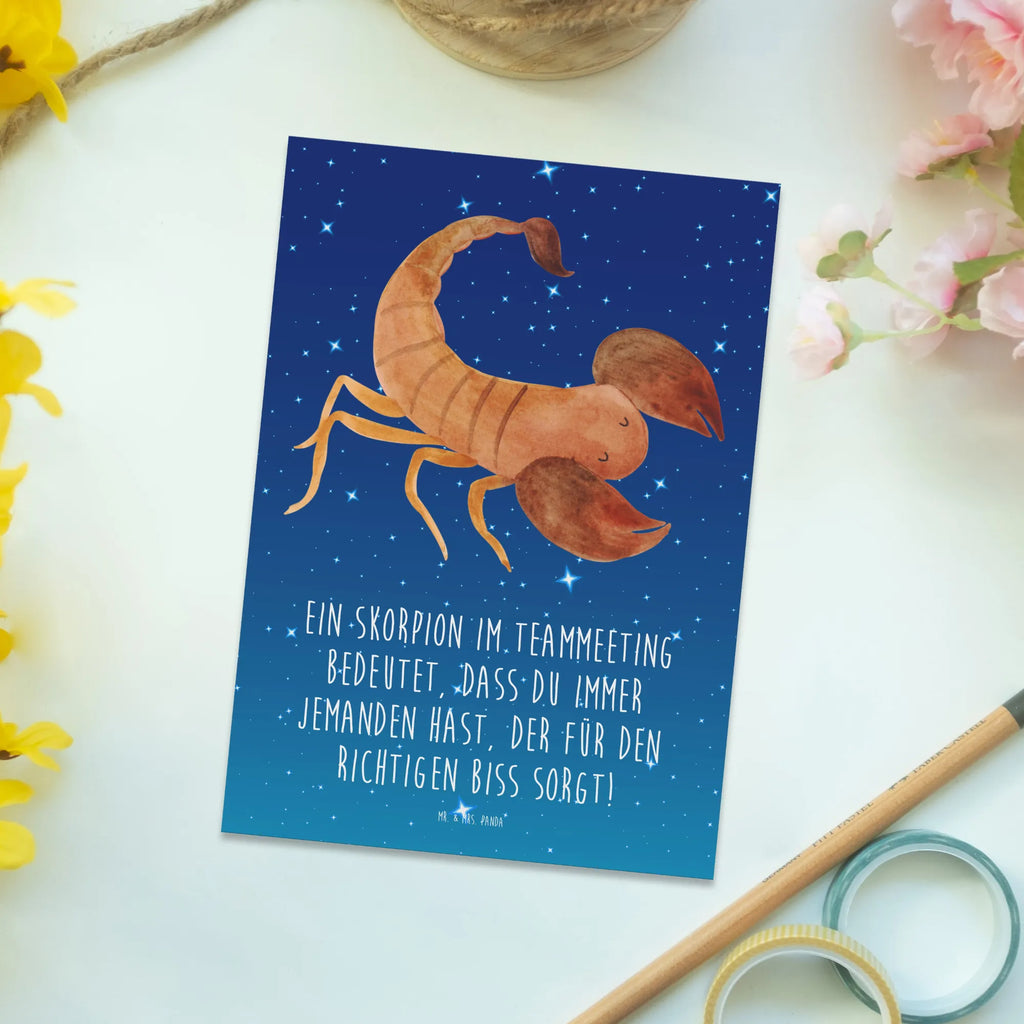Postcard Ein Skorpion im Teammeeting bedeutet, dass du immer jemanden hast, der für den richtigen Biss sorgt! Grußkarte, Einladungskarte, Postkarte, Ansichtskarten, Karte, Geschenkkarte, Dankeskarte, Einladungskarten Geburtstag, Einladung Geburtstag, Einladung, Ansichtskarte, Geburtstagskarte, Tierkreiszeichen, Sternzeichen, Horoskop, Astrologie, Aszendent