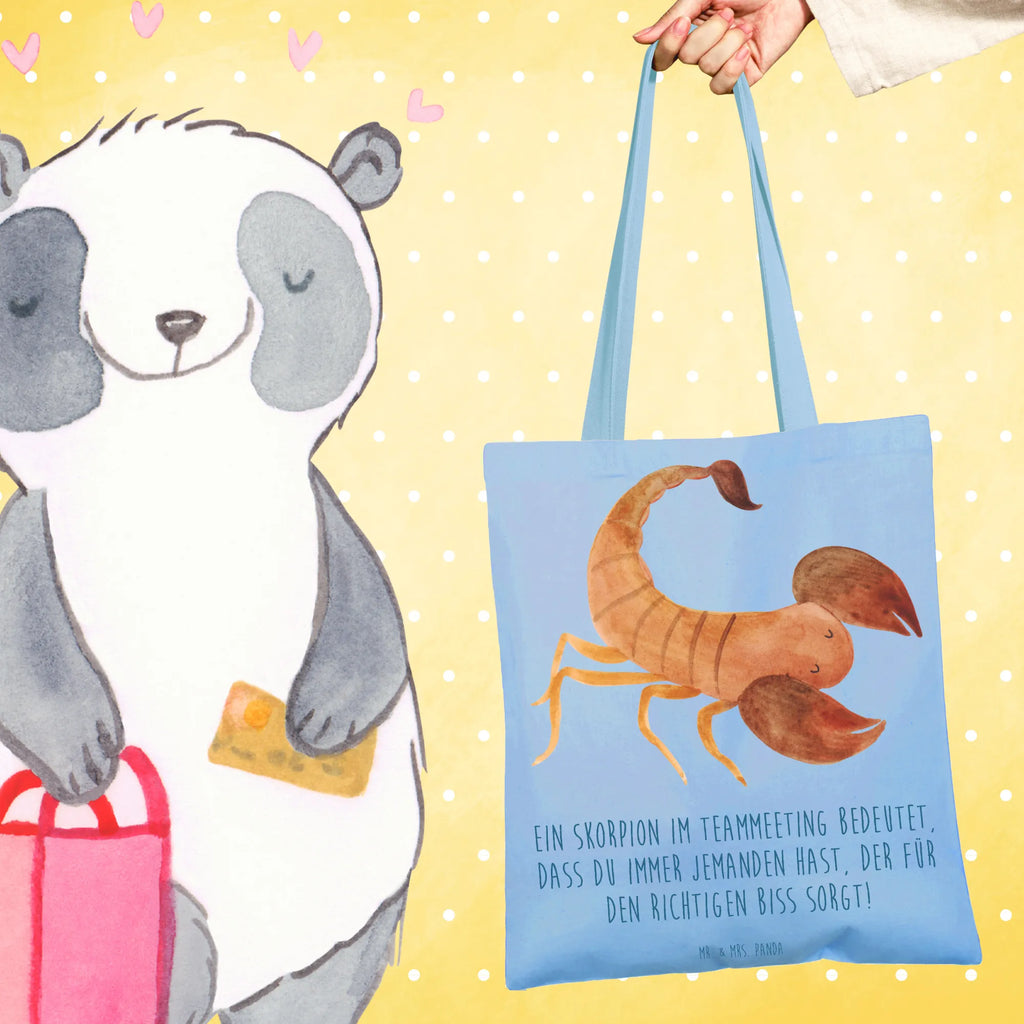 Tote bag Ein Skorpion im Teammeeting bedeutet, dass du immer jemanden hast, der für den richtigen Biss sorgt! Beuteltasche, Shopper, Einkaufstasche, Schultertasche, Strandtasche, Stoffbeutel, Beutel, Jutebeutel, Badetasche, Stofftasche, Jutetasche, Laptoptasche, Tragetasche, Tasche, Einkaufstüte, Umhängetasche, Tierkreiszeichen, Sternzeichen, Horoskop, Astrologie, Aszendent