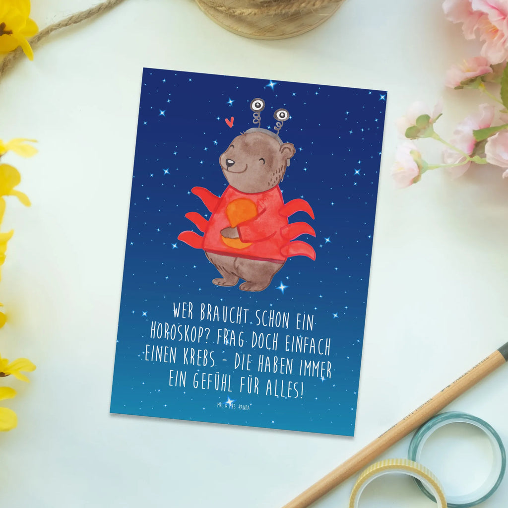 Postcard Wer braucht schon ein Horoskop? Frag doch einfach einen Krebs - die haben immer ein Gefühl für alles! Karte, Ansichtskarte, Dankeskarte, Ansichtskarten, Einladungskarte, Postkarte, Einladung, Einladungskarten Geburtstag, Geschenkkarte, Geburtstagskarte, Grußkarte, Einladung Geburtstag, Tierkreiszeichen, Sternzeichen, Horoskop, Astrologie, Aszendent