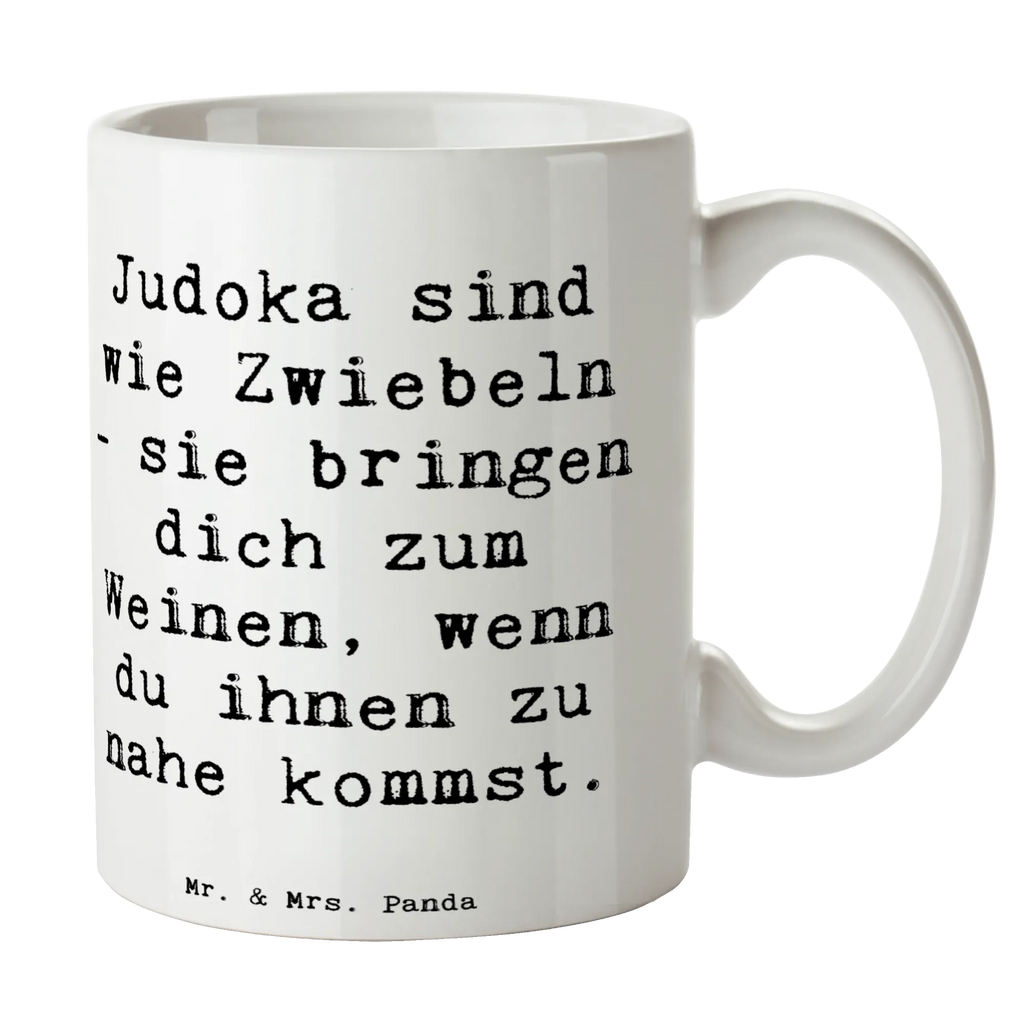 Mug Saying Judoka sind wie Zwiebeln - sie bringen dich zum Weinen, wenn du ihnen zu nahe kommst. Teetasse, Porzellantasse, Tasse mit Motiven, Geschenktasse, Tasse, Bürotasse, Keramiktasse, Tasse mit Zitaten, Kaffeetasse, Geschenk, Sport, Sportart, Hobby, Schenken, Danke, Dankeschön, Auszeichnung, Gewinn, Sportler