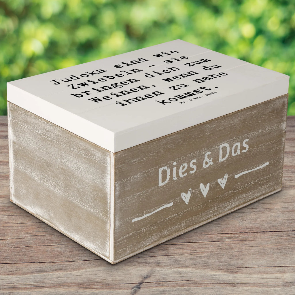 Holzkiste Spruch Judo Zwiebel Schatulle, Aufbewahrungsbox aus Holz, aufbewahrungskisten, kiste holz, Aufbewahrungskiste, holzschachtel, Holzbox, Holzkisten, Holz Aufbewahrungsbox, Holzkiste, Aufbewahrungsbox, aufbewahrungsboxen, Holztruhe, aufbewahrungskiste mit deckel, Holzbox mit Deckel, holztruhen, truhe holz, Holzkiste mit Deckel, holzschatulle, Box aus Holz, Holzboxen, aufbewahrungstruhe, holzkästchen, box holz, Aufbewahrungsbox Holz, Sportler, Gewinn, Geschenk, Auszeichnung, Dankeschön, Danke, Hobby, Sportart, Sport, Schenken