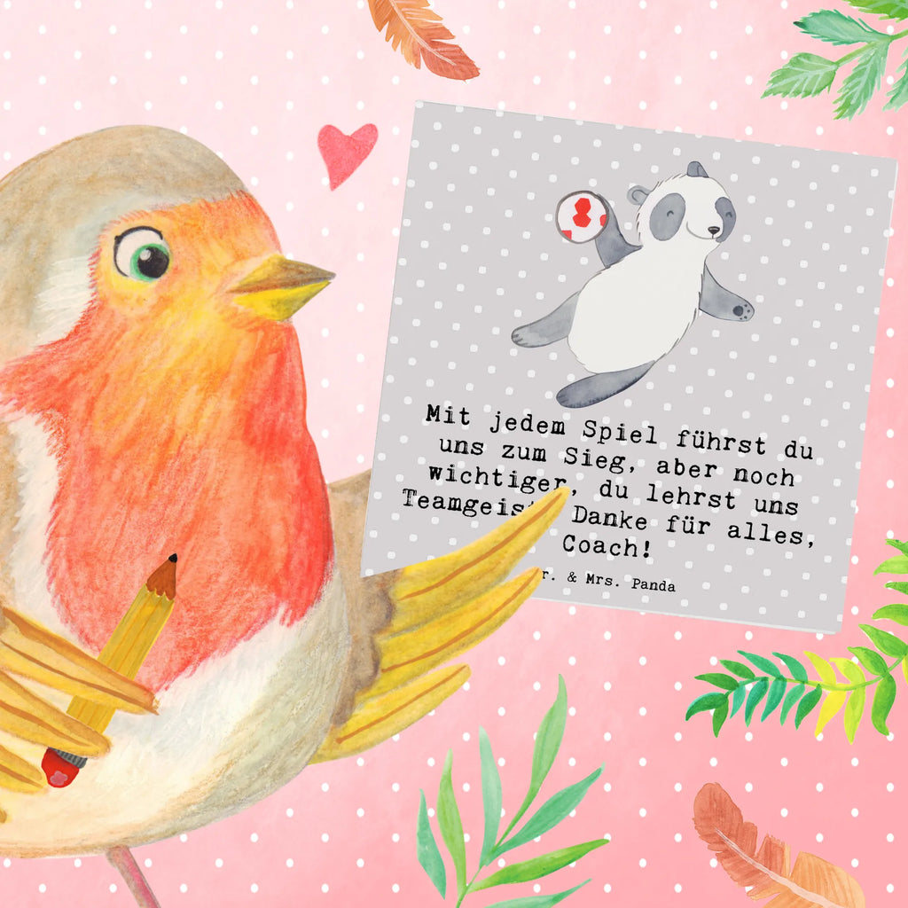 Deluxe Card Mit jedem Spiel führst du uns zum Sieg, aber noch wichtiger, du lehrst uns Teamgeist. Danke für alles, Coach! Hochwertige Grußkarte, Karte, Grußkarte, Glückwunschkarte, Klappkarte, Hochzeitskarte, Einladungskarte, Hochwertige Klappkarte, Geburtstagskarte, Geschenk, Sport, Sportart, Hobby, Schenken, Danke, Dankeschön, Auszeichnung, Gewinn, Sportler