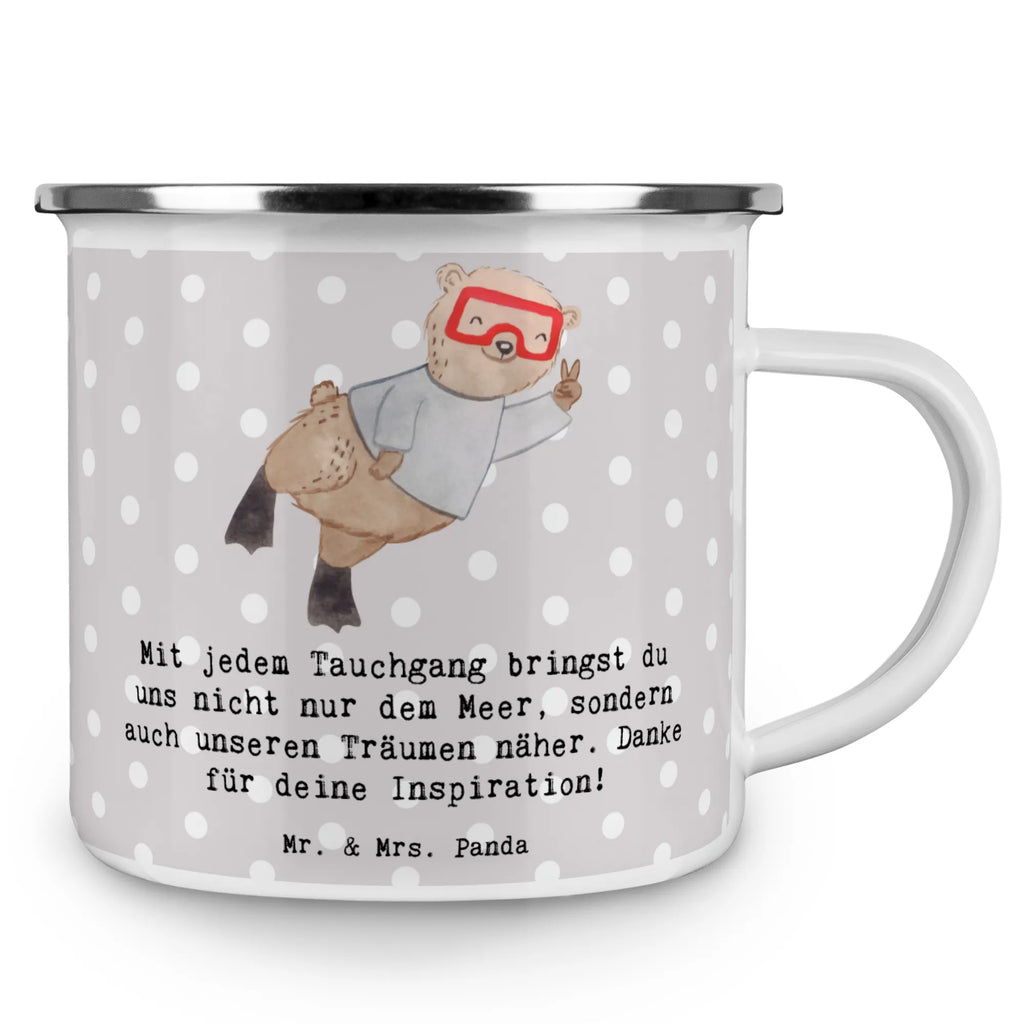 Enamel camping mug Mit jedem Tauchgang bringst du uns nicht nur dem Meer, sondern auch unseren Träumen näher. Danke für deine Inspiration! metallbecher, Emailletasse, Kaffeetasse, Becher, Blechtasse, becher emaille, Campingtasse, wanderbecher, reisetasse, Emaille Becher, Reisebecher, Teebecher, Emaille Tasse, Teetasse, wandertasse, Kaffeebecher, Trinkbecher, emaillebecher, Tasse, Tasse Emaille, Pott, Metalltasse, Campingbecher, blechbecher, Geschenk, Schenken, Sport, Sportart, Hobby, Danke, Dankeschön, Auszeichnung, Gewinn, Sportler