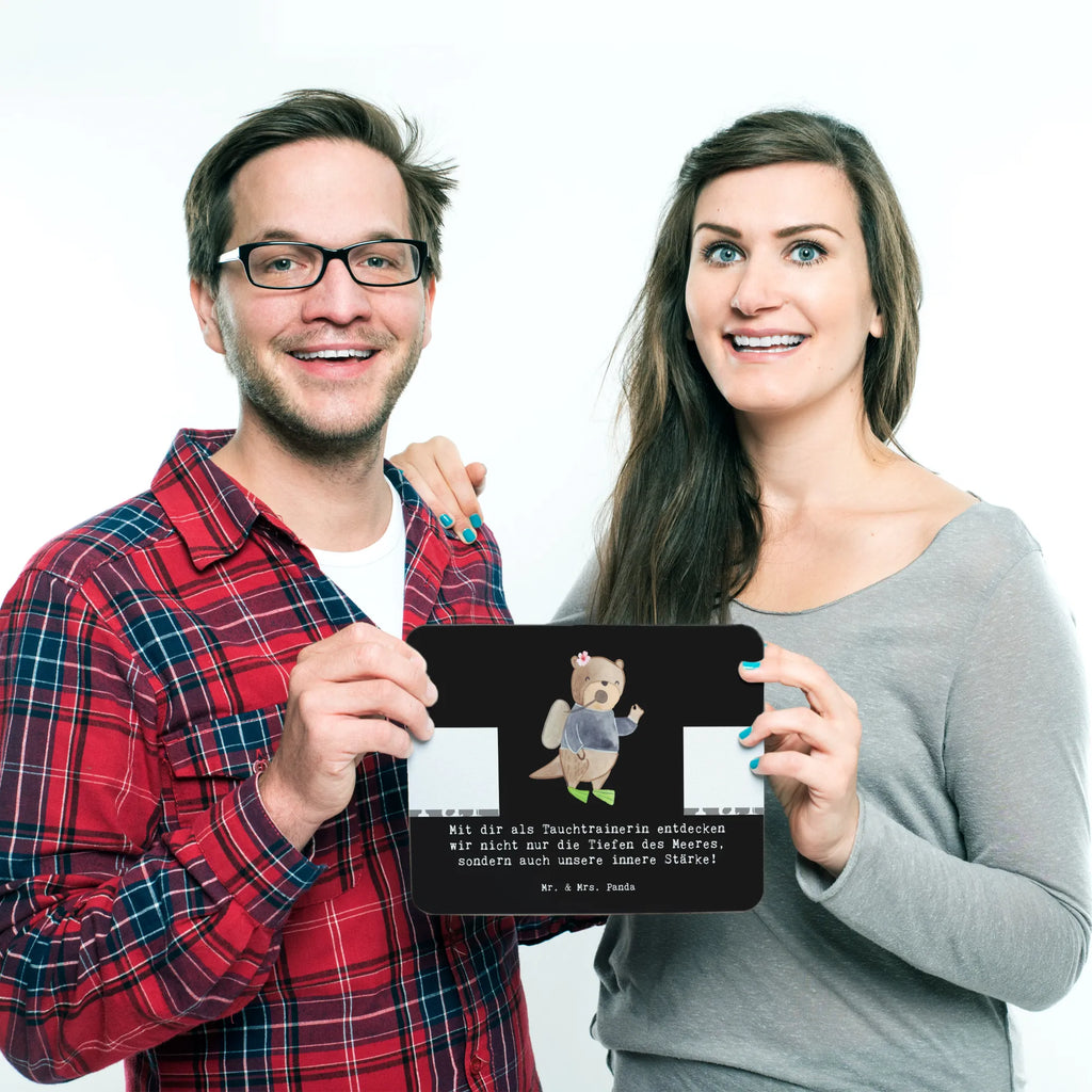 Mouse mat Mit dir als Tauchtrainerin entdecken wir nicht nur die Tiefen des Meeres, sondern auch unsere innere Stärke! Arbeitszimmer, Mauspad Büro, Einzigartiges Mauspad, Büroausstattung, PC Zubehör, Mausunterlage, Computer zubehör, Mousepad, Designer Mauspad, Mauspad, Geschenk, Sport, Sportart, Hobby, Schenken, Danke, Dankeschön, Auszeichnung, Gewinn, Sportler