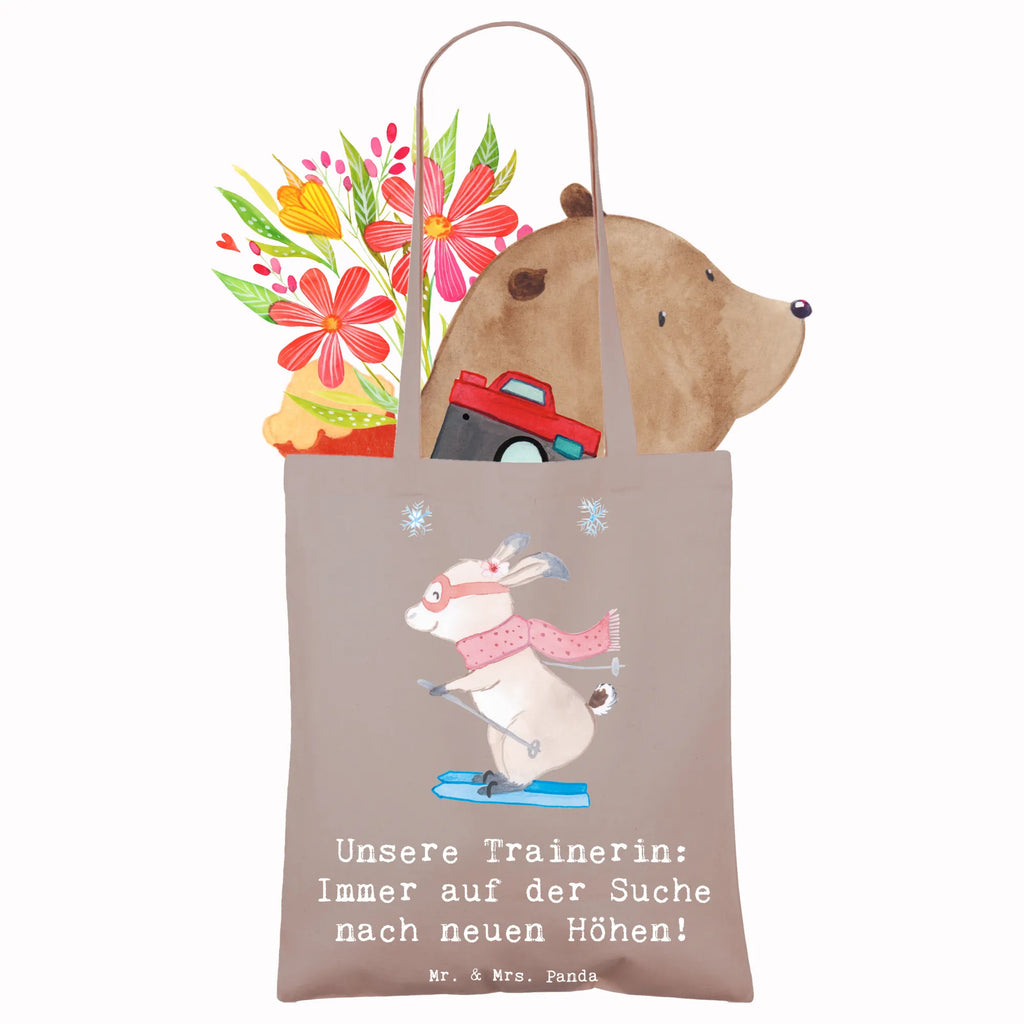 Tote bag Unsere Trainerin: Immer auf der Suche nach neuen Höhen! Laptoptasche, Shopper, Strandtasche, Jutebeutel, Tragetasche, Schultertasche, Beuteltasche, Jutetasche, Tasche, Stofftasche, Umhängetasche, Einkaufstüte, Beutel, Einkaufstasche, Stoffbeutel, Badetasche, Geschenk, Sport, Sportart, Hobby, Schenken, Danke, Dankeschön, Auszeichnung, Gewinn, Sportler
