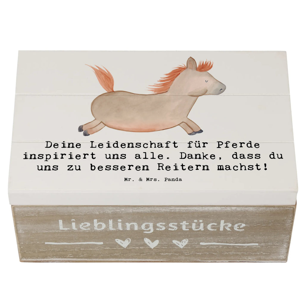 Holzkiste Reitsport Trainerin Inspiration Holz Aufbewahrungsbox, holzschachtel, Holzboxen, Holzkiste, Holztruhe, aufbewahrungstruhe, Box aus Holz, Holzkiste mit Deckel, box holz, holzschatulle, kiste holz, Aufbewahrungsbox, Aufbewahrungsbox Holz, Holzkisten, Holzbox, holztruhen, aufbewahrungskiste mit deckel, Schatulle, aufbewahrungskisten, Aufbewahrungskiste, aufbewahrungsboxen, holzkästchen, Holzbox mit Deckel, truhe holz, Aufbewahrungsbox aus Holz, Sportart, Hobby, Danke, Dankeschön, Auszeichnung, Gewinn, Sportler, Schenken, Geschenk, Sport