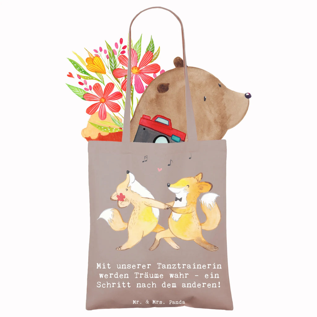 Tote bag Mit unserer Tanztrainerin werden Träume wahr - ein Schritt nach dem anderen! Jutebeutel, Einkaufstasche, Stofftasche, Badetasche, Strandtasche, Einkaufstüte, Laptoptasche, Tragetasche, Stoffbeutel, Schultertasche, Tasche, Jutetasche, Umhängetasche, Shopper, Beutel, Beuteltasche, Geschenk, Sport, Sportart, Hobby, Schenken, Danke, Dankeschön, Auszeichnung, Gewinn, Sportler