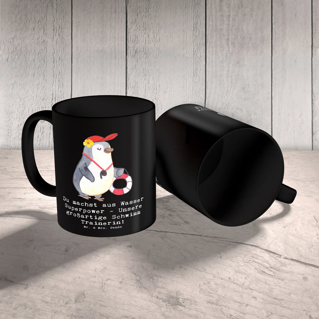 Mug Du machst aus Wasser Superpower - Unsere großartige Schwimm Trainerin! Tasse, Kaffeetasse, Teetasse, Becher, Kaffeebecher, Teebecher, Keramiktasse, Porzellantasse, Büro Tasse, Geschenk Tasse, Tasse Sprüche, Tasse Motive, Kaffeetassen, Tasse bedrucken, Designer Tasse, Cappuccino Tassen, Schöne Teetassen, Geschenk, Sport, Sportart, Hobby, Schenken, Danke, Dankeschön, Auszeichnung, Gewinn, Sportler