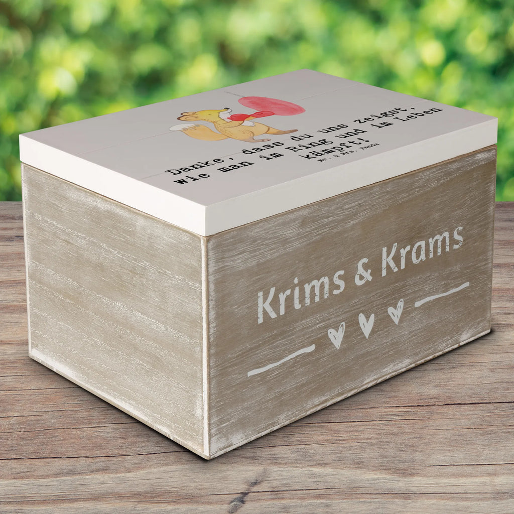 Wooden chest Danke, dass du uns zeigst, wie man im Ring und im Leben kämpft! XXL, Schatulle, Erinnerungskiste, Dekokiste, Aufbewahrungsbox, Geschenkdose, Truhe, Erinnerungsbox, Geschenkbox, Schatzkiste, Holzkiste, Kiste, Geschenk, Sport, Sportart, Hobby, Schenken, Danke, Dankeschön, Auszeichnung, Gewinn, Sportler