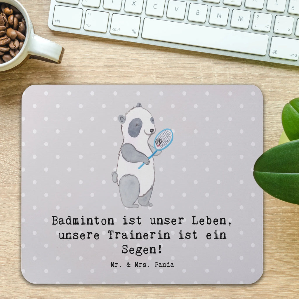 Mouse mat Badminton ist unser Leben, unsere Trainerin ist ein Segen! Mausunterlage, Mauspad Büro, Mousepad, Computer zubehör, Arbeitszimmer, PC Zubehör, Designer Mauspad, Büroausstattung, Mauspad, Einzigartiges Mauspad, Geschenk, Sport, Sportart, Hobby, Schenken, Danke, Dankeschön, Auszeichnung, Gewinn, Sportler