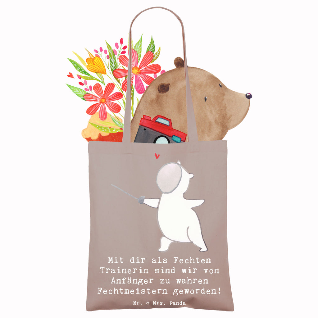 Tote bag Mit dir als Fechten Trainerin sind wir von Anfänger zu wahren Fechtmeistern geworden! Tragetasche, Stofftasche, Schultertasche, Umhängetasche, Jutebeutel, Laptoptasche, Beuteltasche, Einkaufstasche, Badetasche, Beutel, Einkaufstüte, Jutetasche, Stoffbeutel, Strandtasche, Shopper, Tasche, Geschenk, Sport, Sportart, Hobby, Schenken, Danke, Dankeschön, Auszeichnung, Gewinn, Sportler
