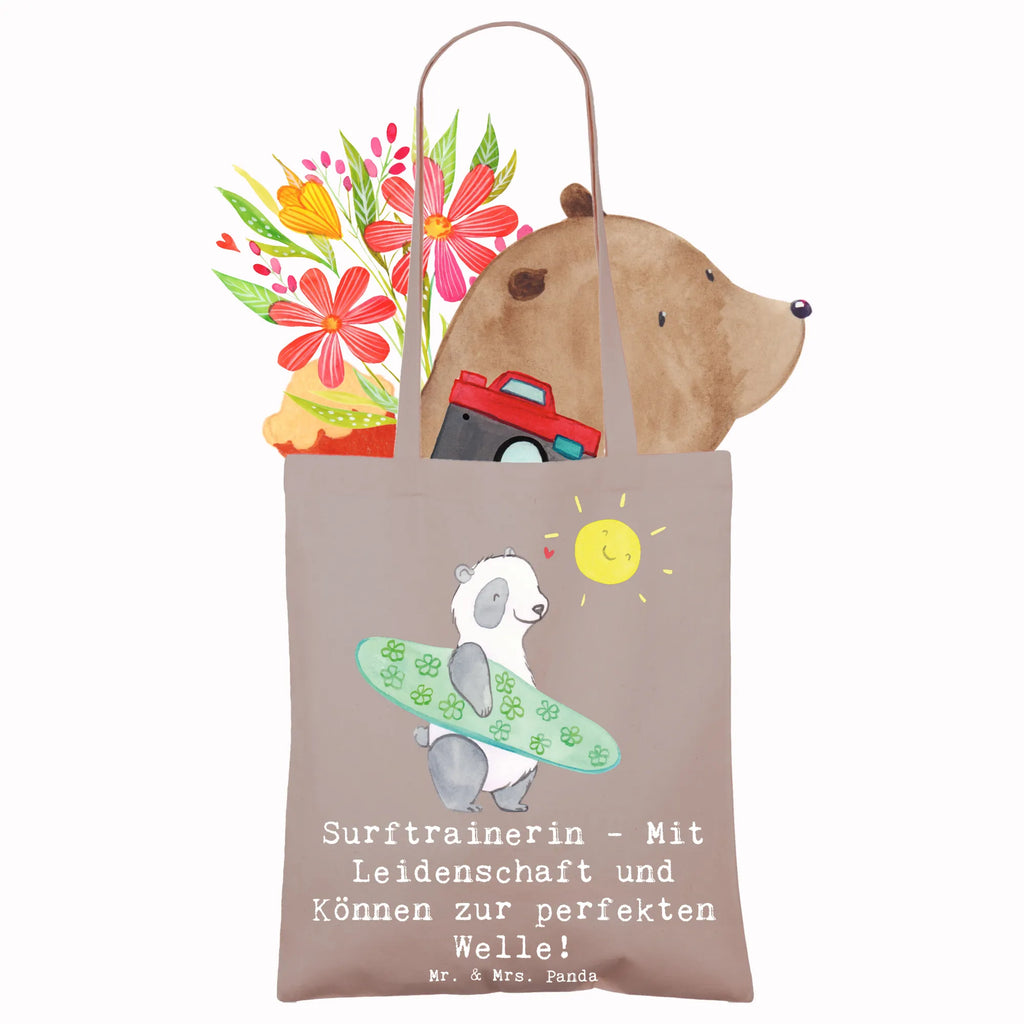Tote bag Surftrainerin - Mit Leidenschaft und Können zur perfekten Welle! Schultertasche, Shopper, Beutel, Einkaufstasche, Stofftasche, Stoffbeutel, Umhängetasche, Badetasche, Jutetasche, Einkaufstüte, Laptoptasche, Beuteltasche, Tragetasche, Tasche, Jutebeutel, Strandtasche, Geschenk, Sport, Sportart, Hobby, Schenken, Danke, Dankeschön, Auszeichnung, Gewinn, Sportler