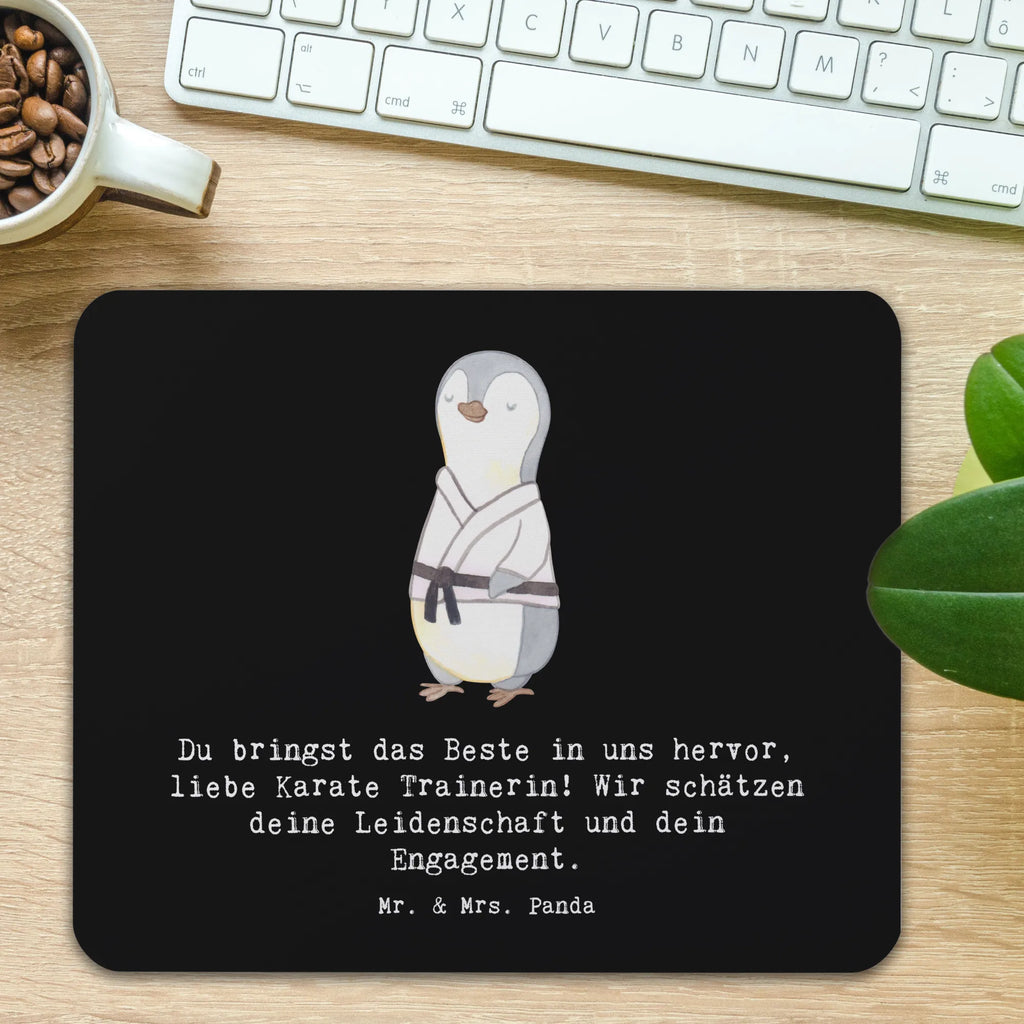Mauspad Karate Trainerin Computer zubehör, Designer Mauspad, Arbeitszimmer, PC Zubehör, Mauspad Büro, Mausunterlage, Einzigartiges Mauspad, Mauspad, Mousepad, Büroausstattung, Geschenk, Sport, Sportart, Hobby, Schenken, Danke, Dankeschön, Auszeichnung, Gewinn, Sportler