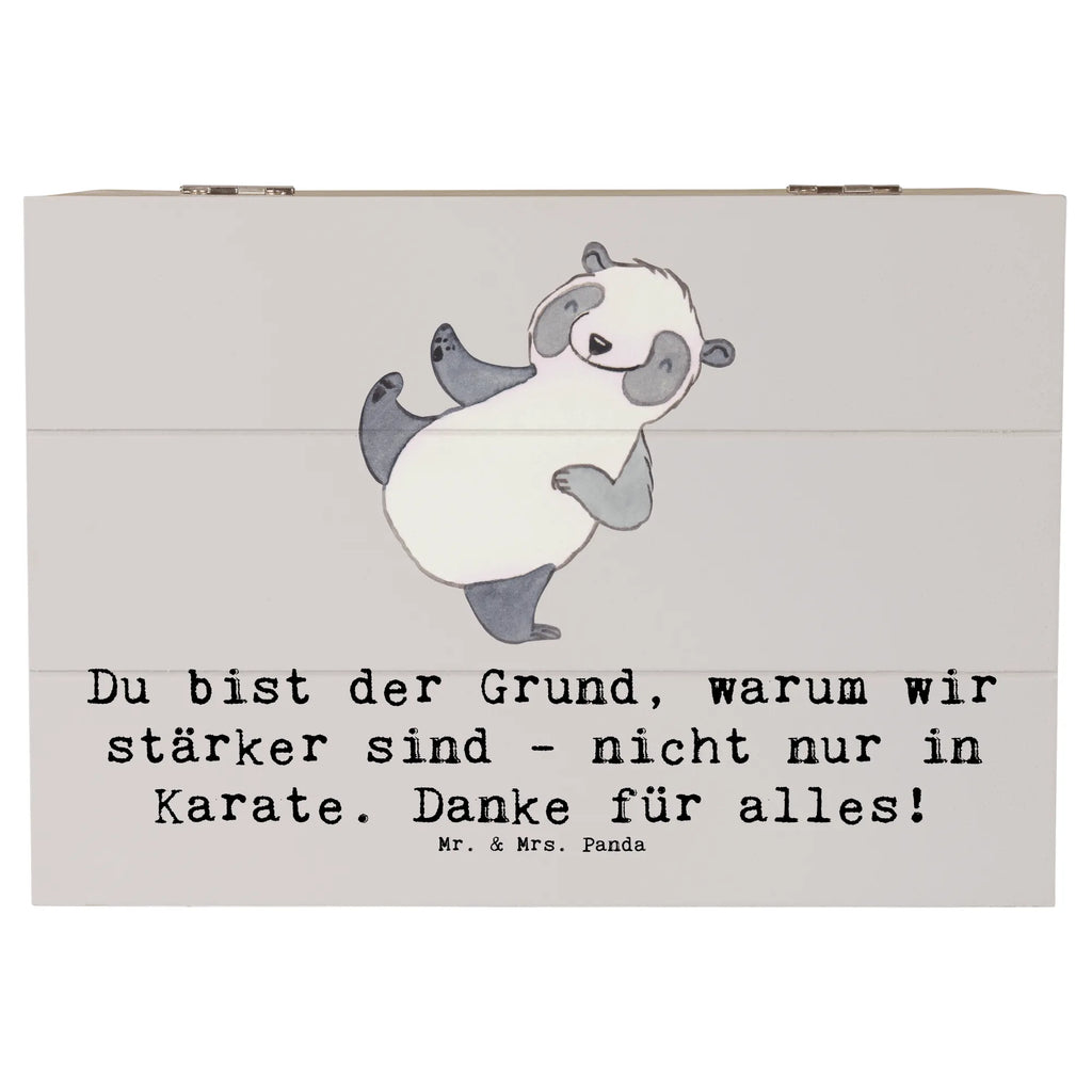 Wooden chest Du bist der Grund, warum wir stärker sind - nicht nur in Karate. Danke für alles! XXL, Geschenkdose, Erinnerungskiste, Holzkiste, Dekokiste, Erinnerungsbox, Schatzkiste, Schatulle, Kiste, Geschenkbox, Truhe, Aufbewahrungsbox, Geschenk, Sport, Sportart, Hobby, Schenken, Danke, Dankeschön, Auszeichnung, Gewinn, Sportler