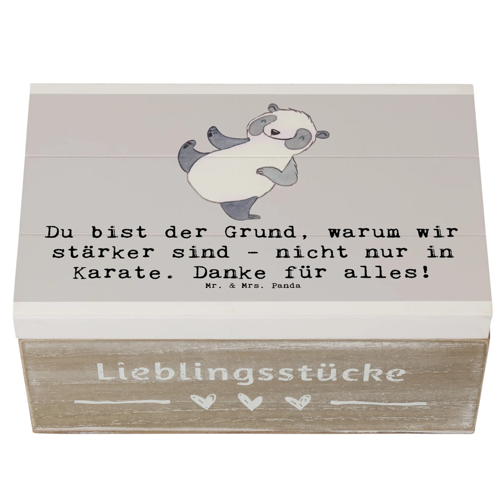 Wooden chest Du bist der Grund, warum wir stärker sind - nicht nur in Karate. Danke für alles! XXL, Geschenkdose, Erinnerungskiste, Holzkiste, Dekokiste, Erinnerungsbox, Schatzkiste, Schatulle, Kiste, Geschenkbox, Truhe, Aufbewahrungsbox, Geschenk, Sport, Sportart, Hobby, Schenken, Danke, Dankeschön, Auszeichnung, Gewinn, Sportler