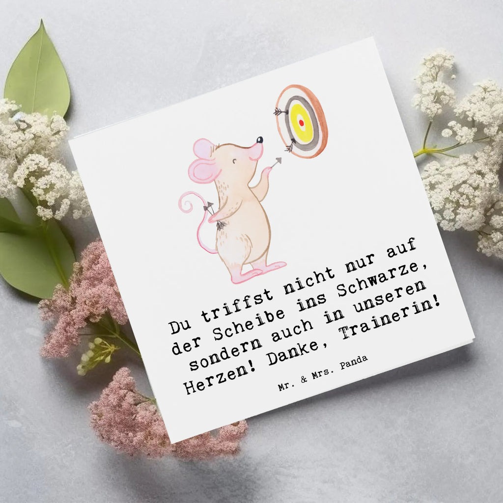 Deluxe Card Du triffst nicht nur auf der Scheibe ins Schwarze, sondern auch in unseren Herzen! Danke, Trainerin! Karte, Einladungskarte, Geburtstagskarte, Grußkarte, Klappkarte, Hochwertige Klappkarte, Glückwunschkarte, Hochzeitskarte, Hochwertige Grußkarte, Geschenk, Sport, Sportart, Hobby, Schenken, Danke, Dankeschön, Auszeichnung, Gewinn, Sportler