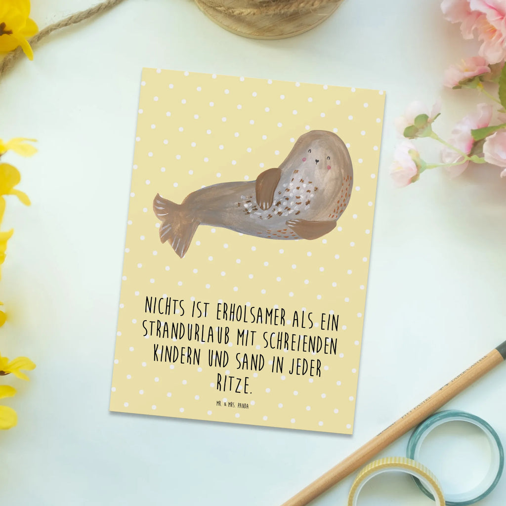 Postcard Nichts ist erholsamer als ein Strandurlaub mit schreienden Kindern und Sand in jeder Ritze. Grußkarte, Ansichtskarte, Postkarte, bildkarte, Postkarten, einzelkarte, Motivkarte, Fotokarte, Designkarte, kunstkarte, Ansichtskarten, spruchkarte, Kunstkarten, Sommer, Sommermotive, Urlaubsmotive, Produkte für Urlauber, Sommer Produkte